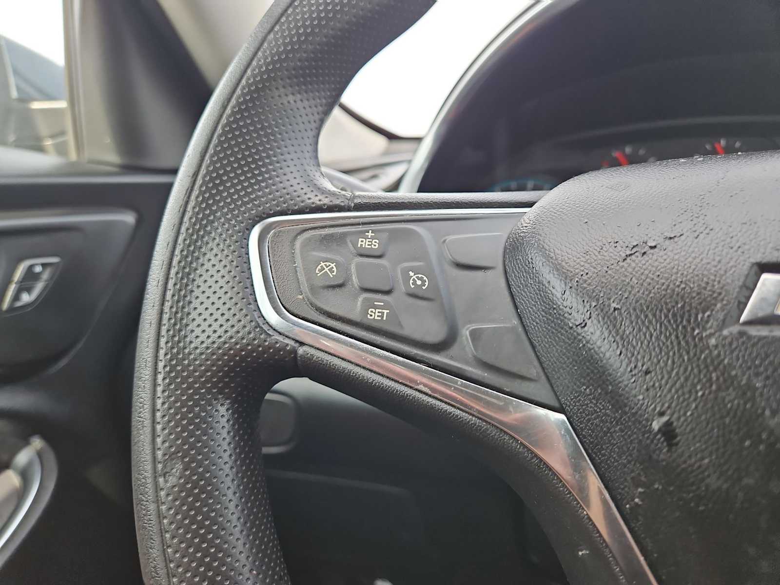 Thumbnail: 2021 Chevrolet Malibu - 24