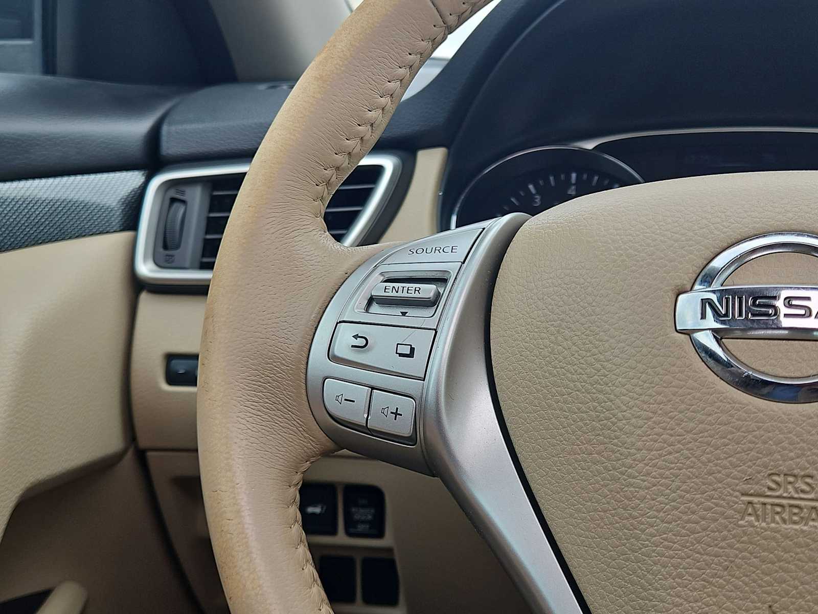 Thumbnail: 2015 Nissan Rogue - 26