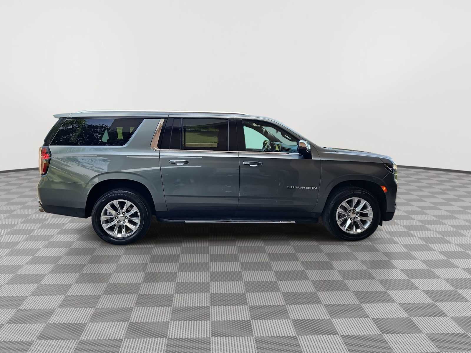 Thumbnail: 2023 Chevrolet Suburban - 9