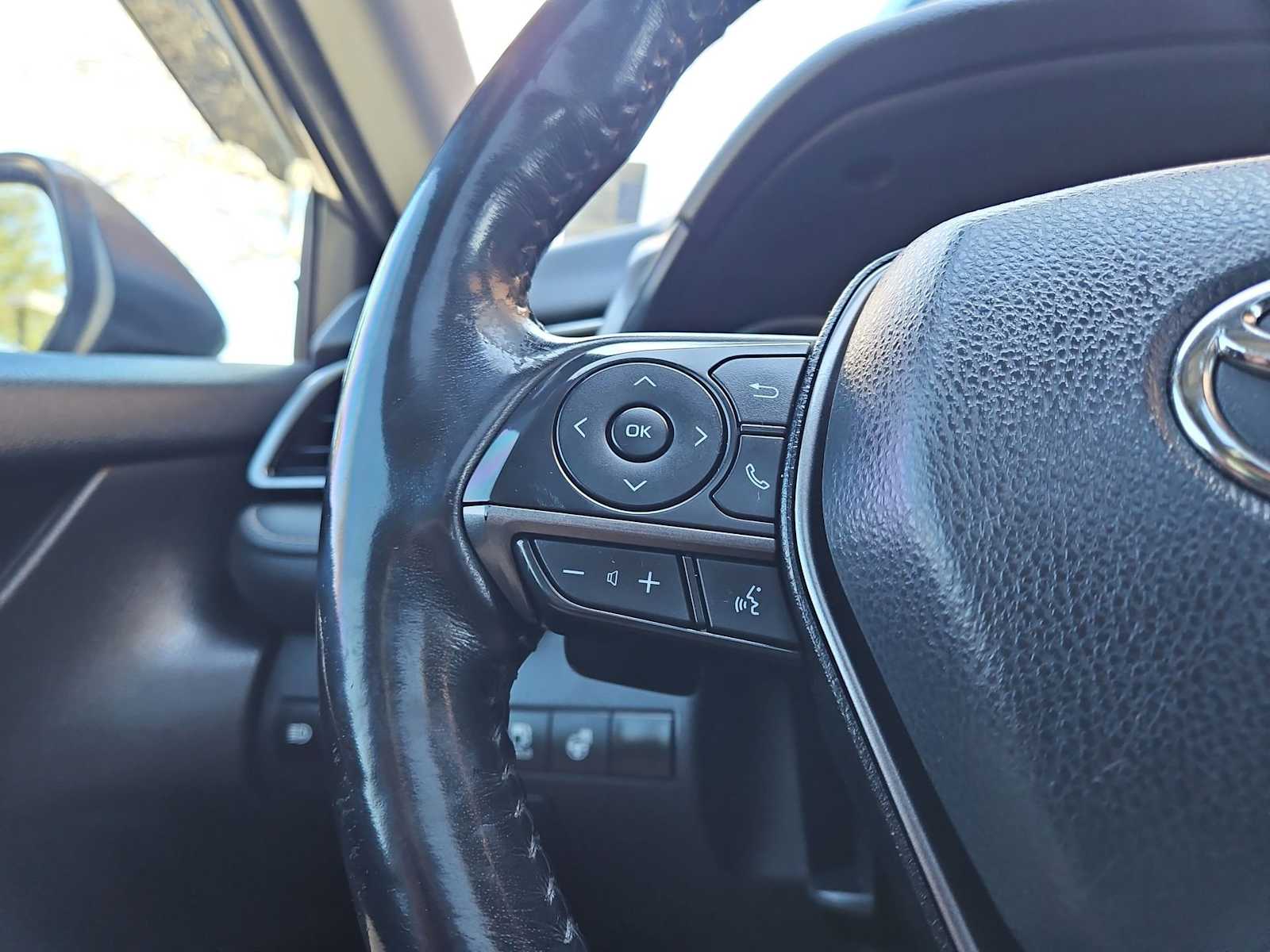 Thumbnail: 2022 Toyota Camry - 24