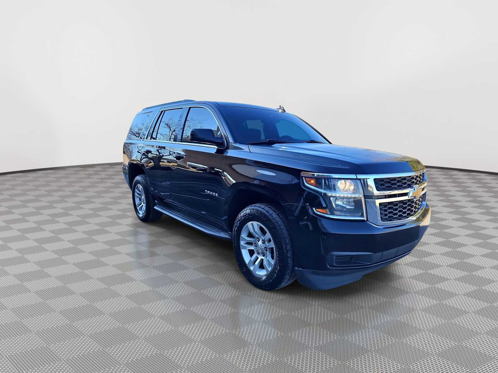 Thumbnail: 2017 Chevrolet Tahoe - 2