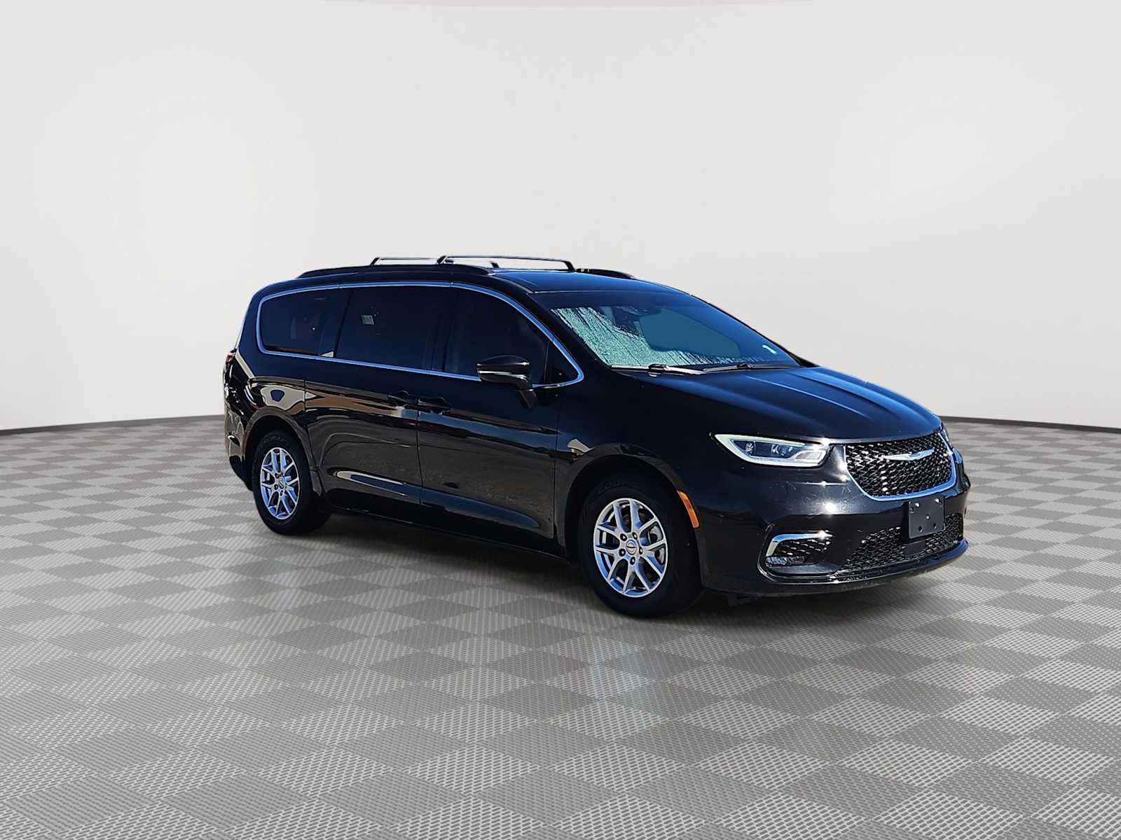 Thumbnail: 2022 Chrysler Pacifica - 2
