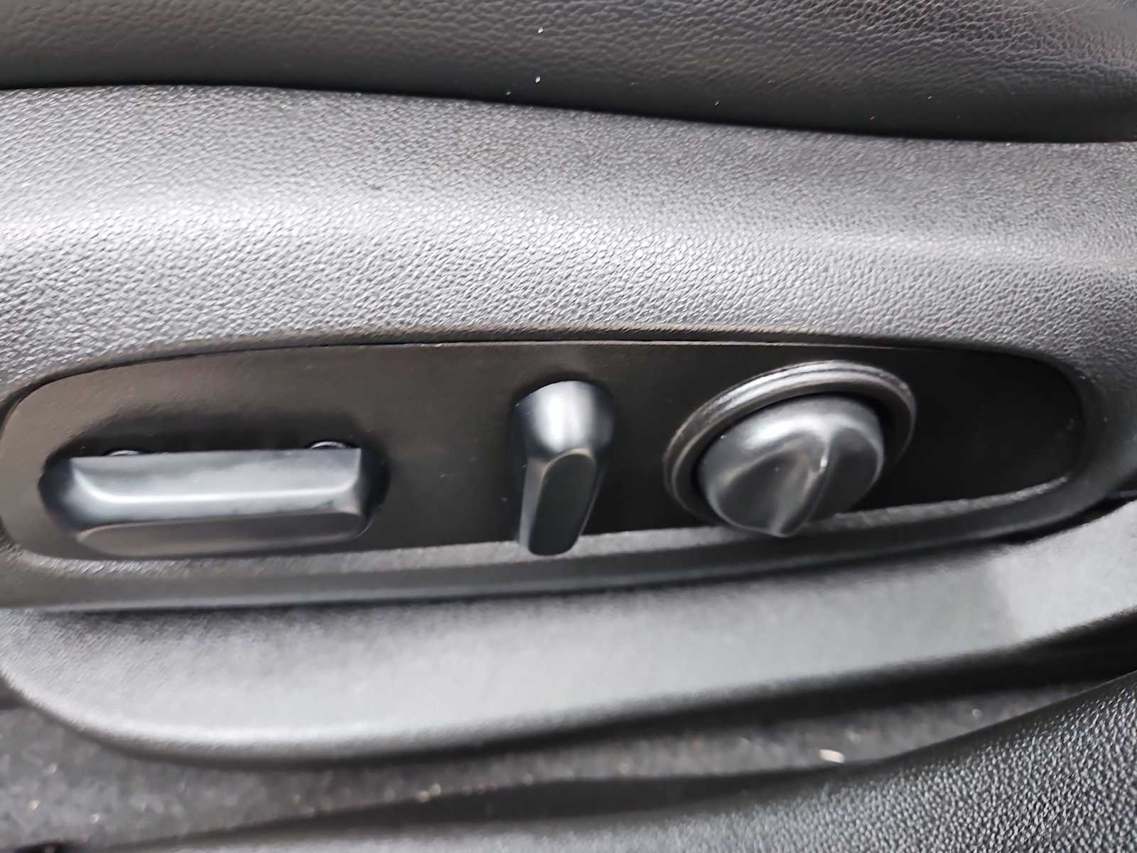 Thumbnail: 2021 GMC Acadia - 18