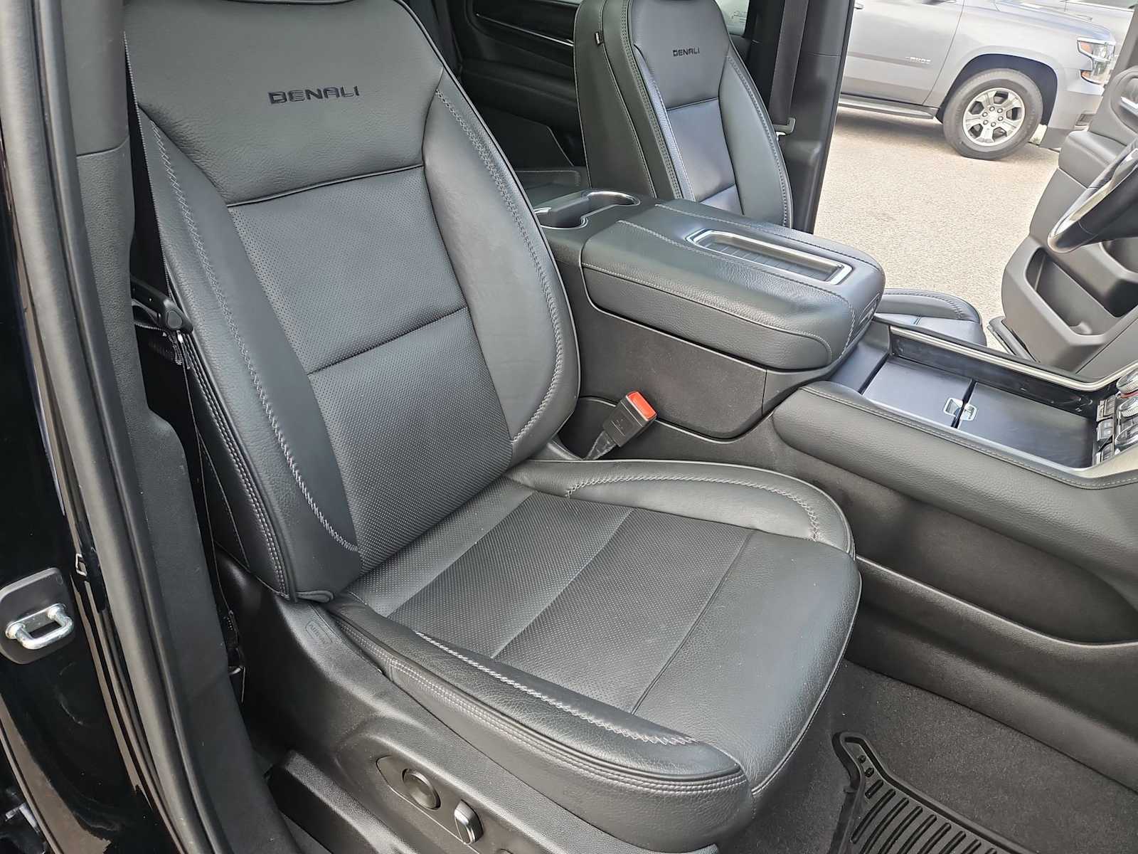 Thumbnail: 2022 GMC Yukon - 24