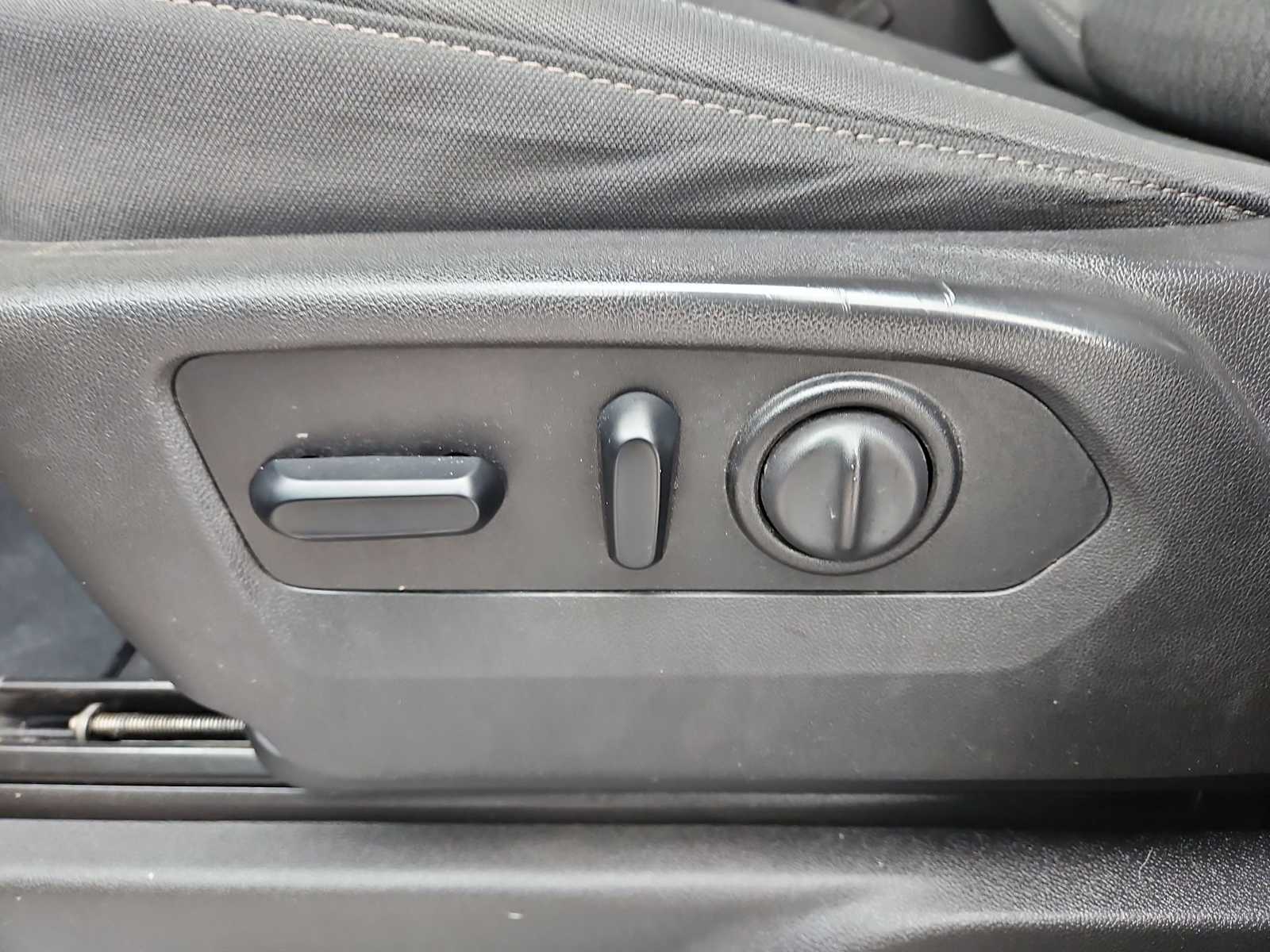 Thumbnail: 2021 Chevrolet Silverado 1500 - 18