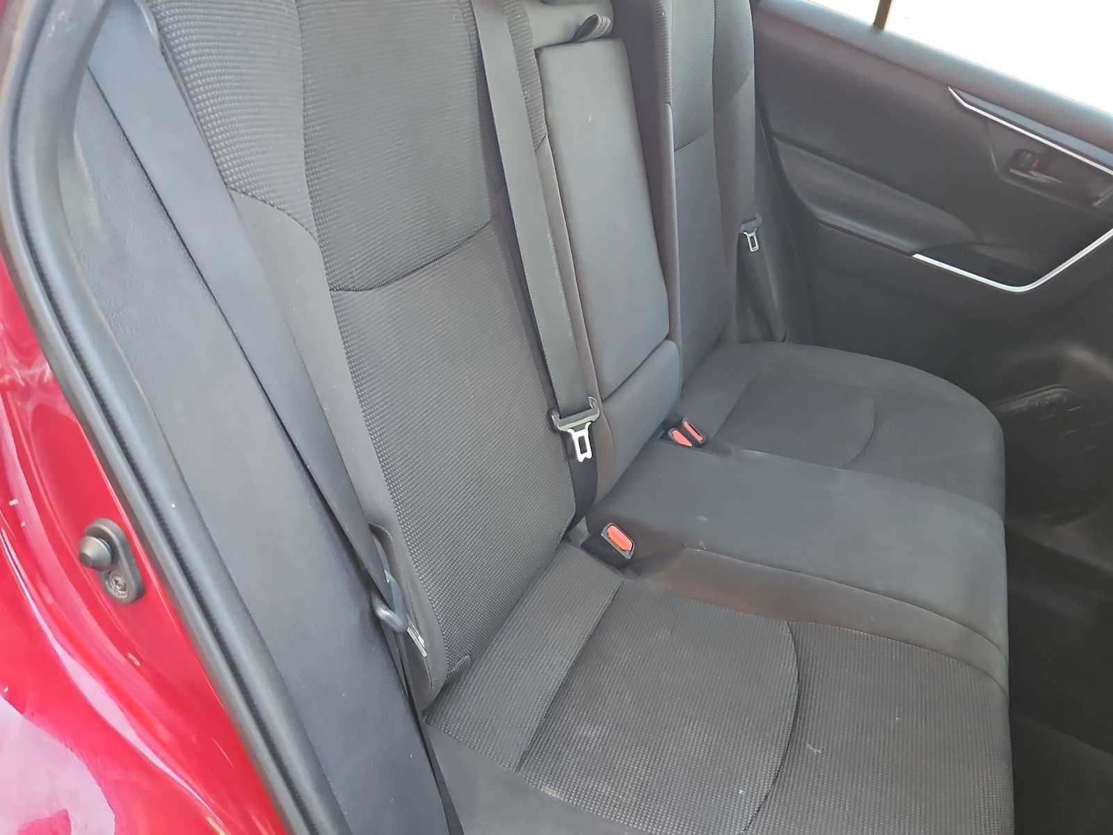 Thumbnail: 2021 Toyota RAV4 - 20