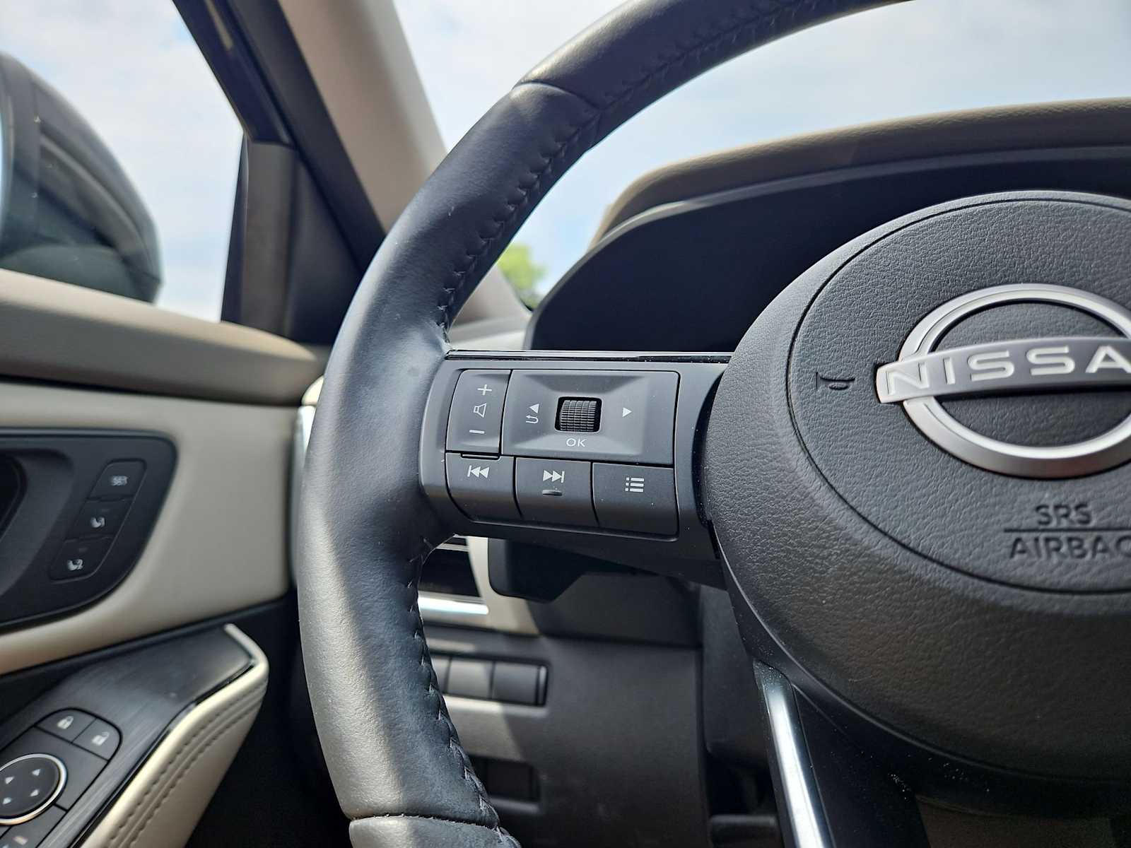 Thumbnail: 2023 Nissan Rogue - 43