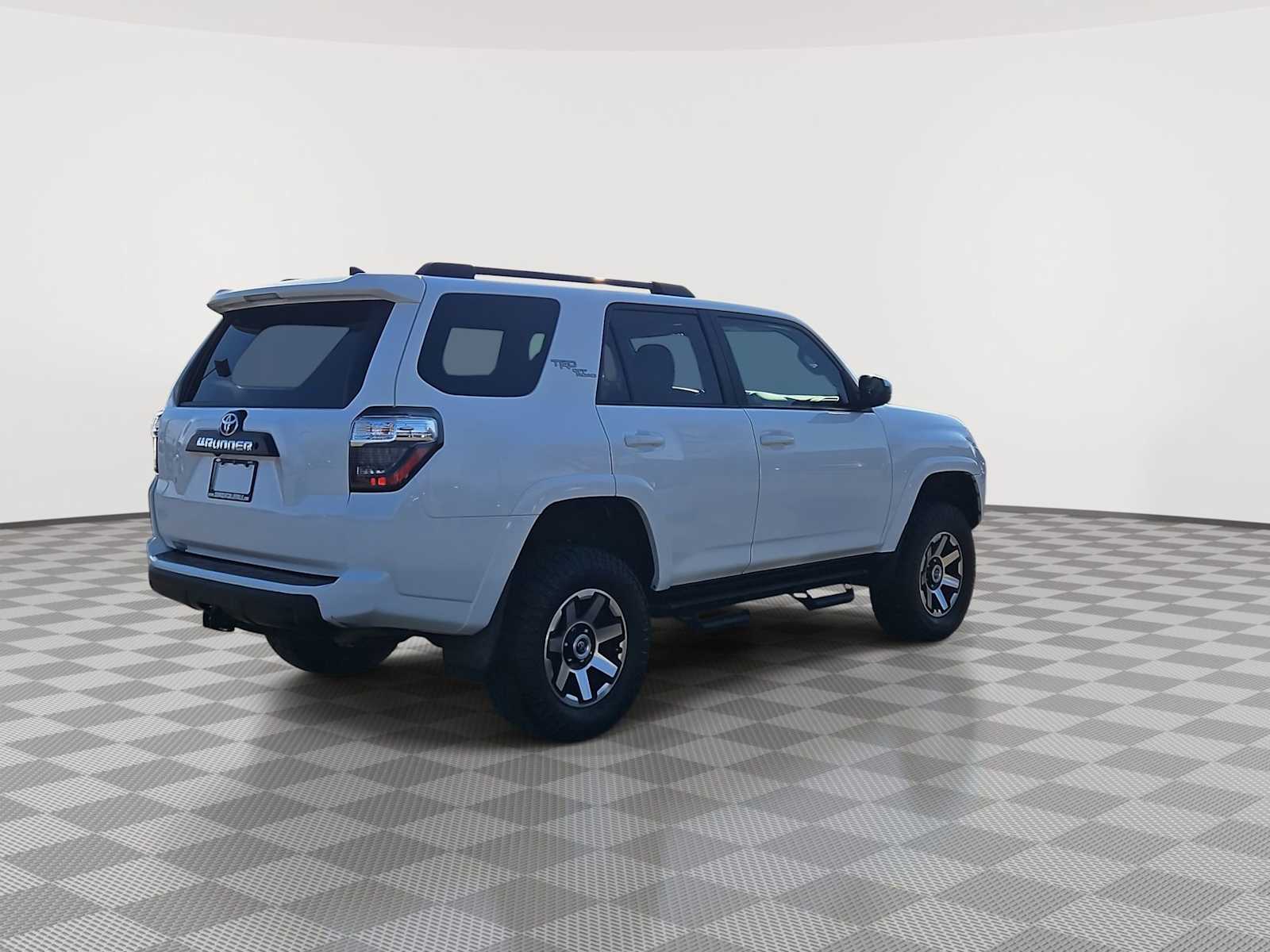 Thumbnail: 2019 Toyota 4Runner - 8