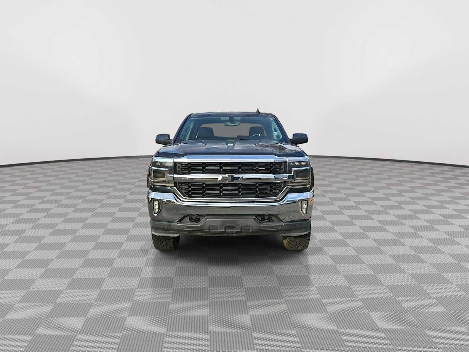 Thumbnail: 2018 Chevrolet Silverado 1500 - 3