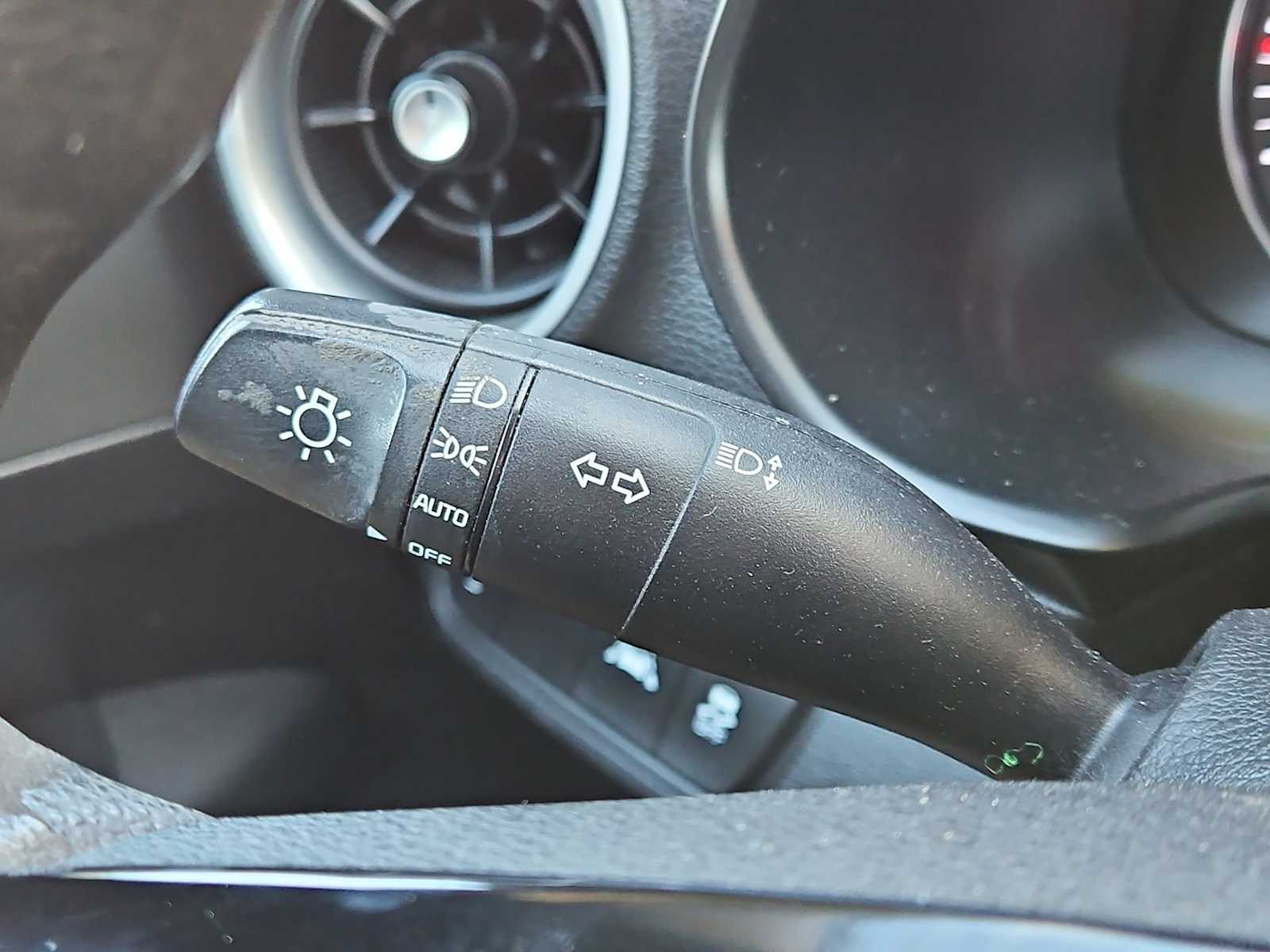 Thumbnail: 2021 Kia Forte - 27