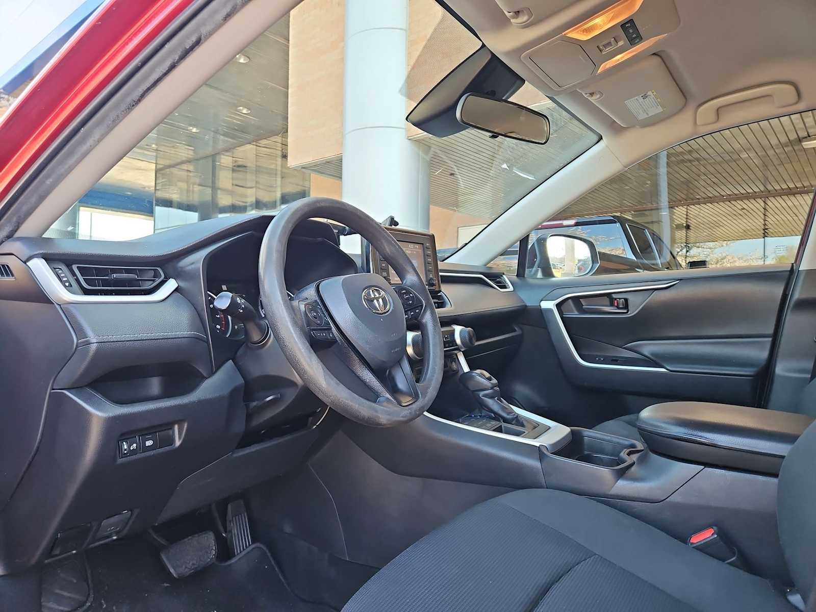 Thumbnail: 2021 Toyota RAV4 - 10