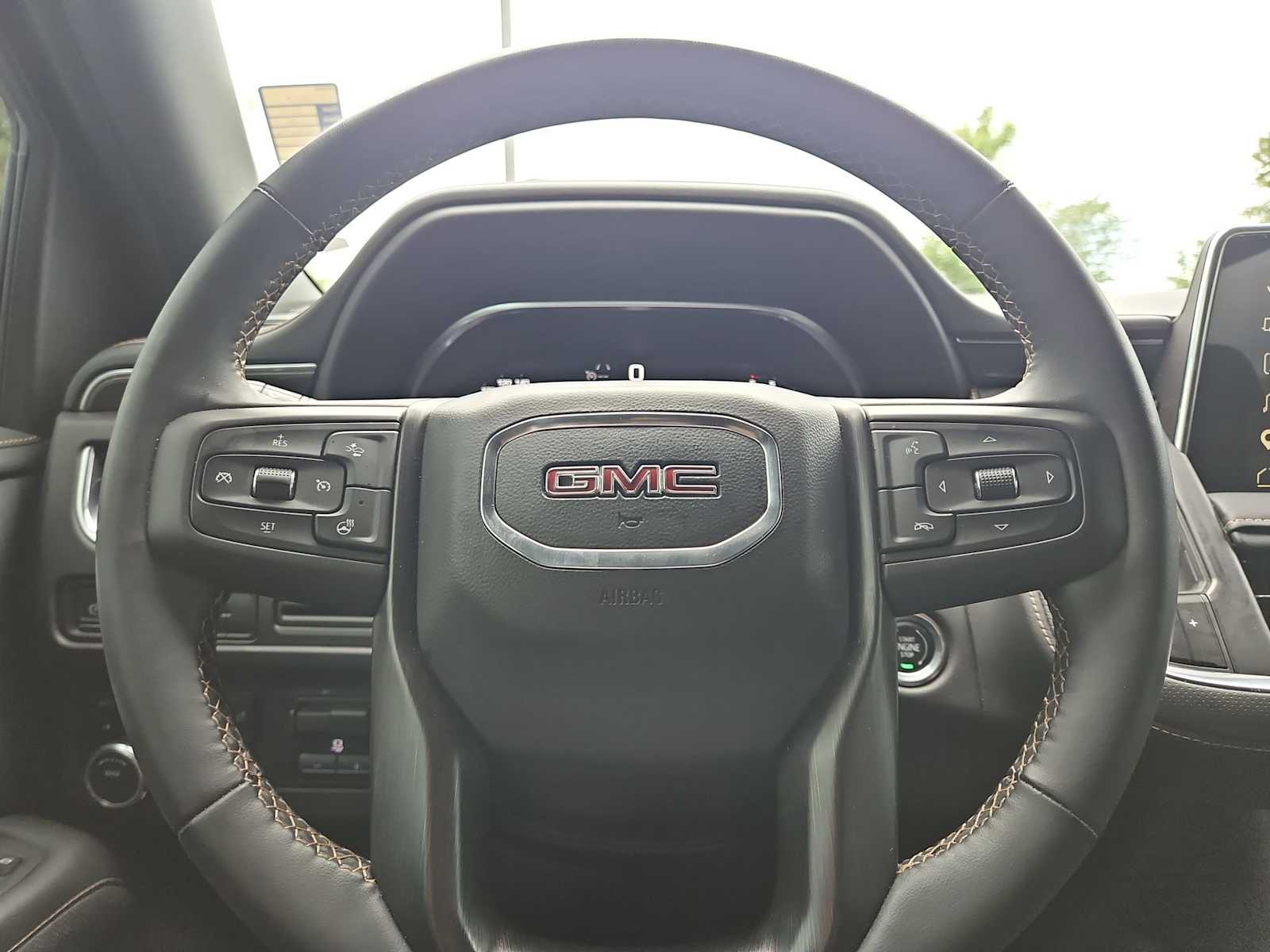 Thumbnail: 2023 GMC Yukon XL - 25