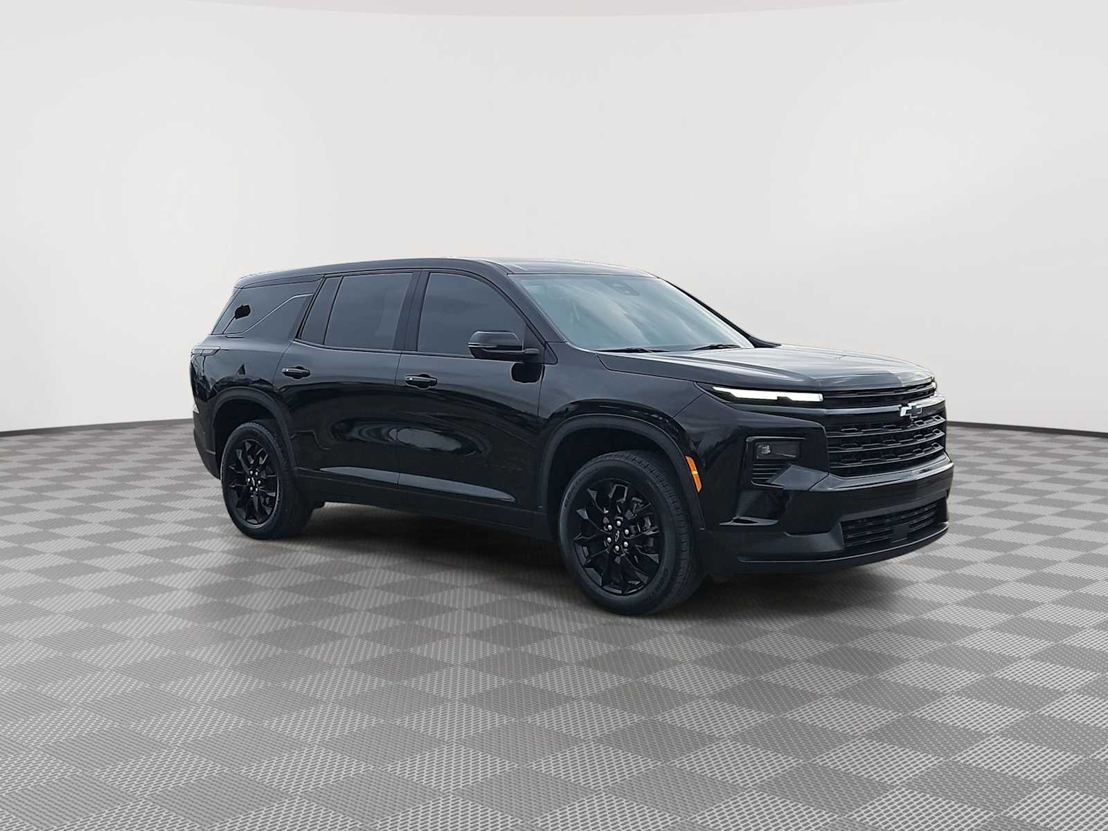 Thumbnail: 2024 Chevrolet Traverse - 2