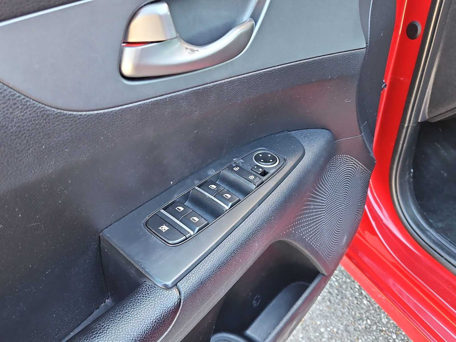 Thumbnail: 2021 Kia Forte - 18