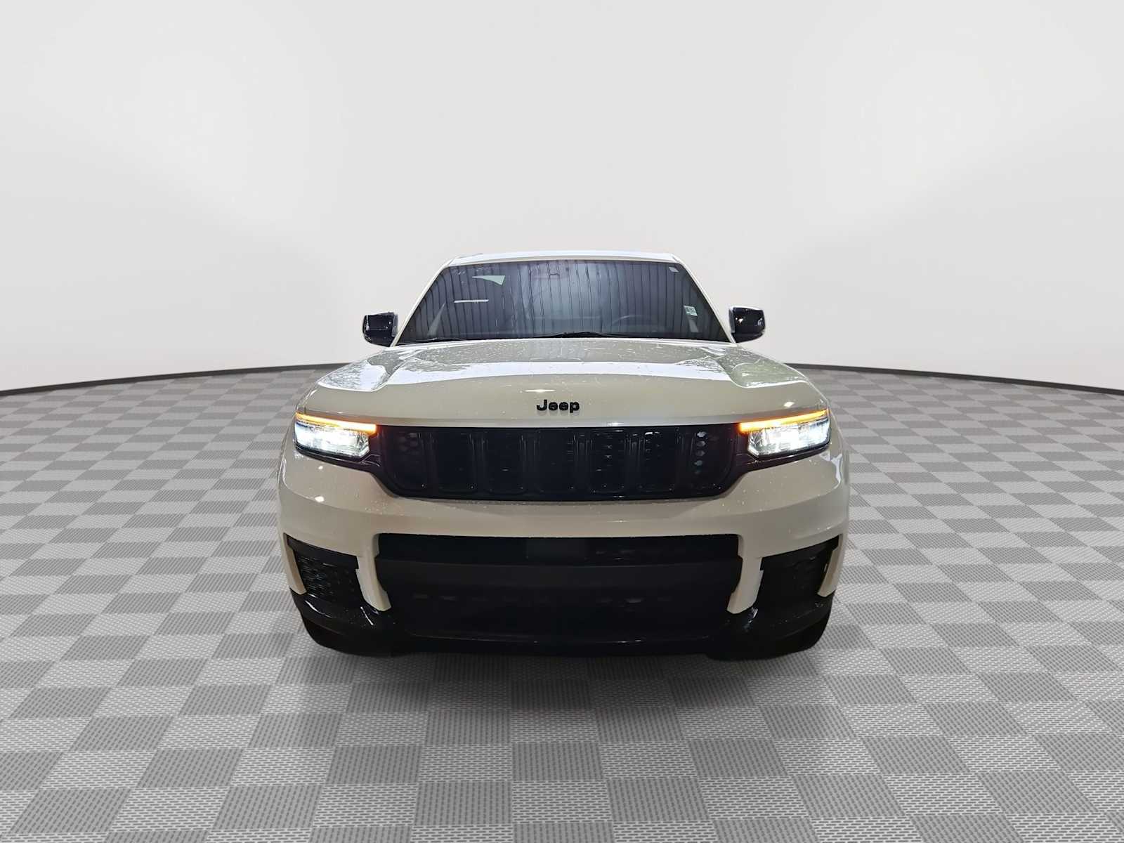 Thumbnail: 2023 Jeep Grand Cherokee L - 3
