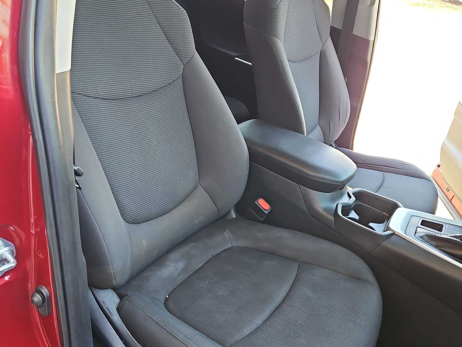 Thumbnail: 2021 Toyota RAV4 - 21