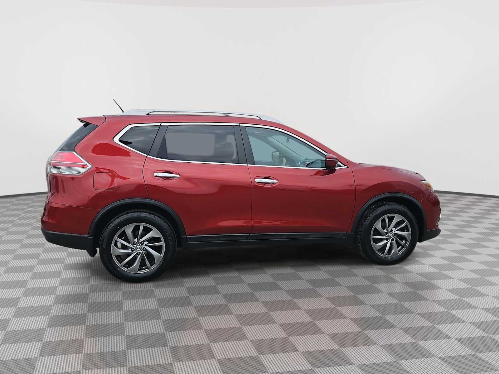 Thumbnail: 2015 Nissan Rogue - 9