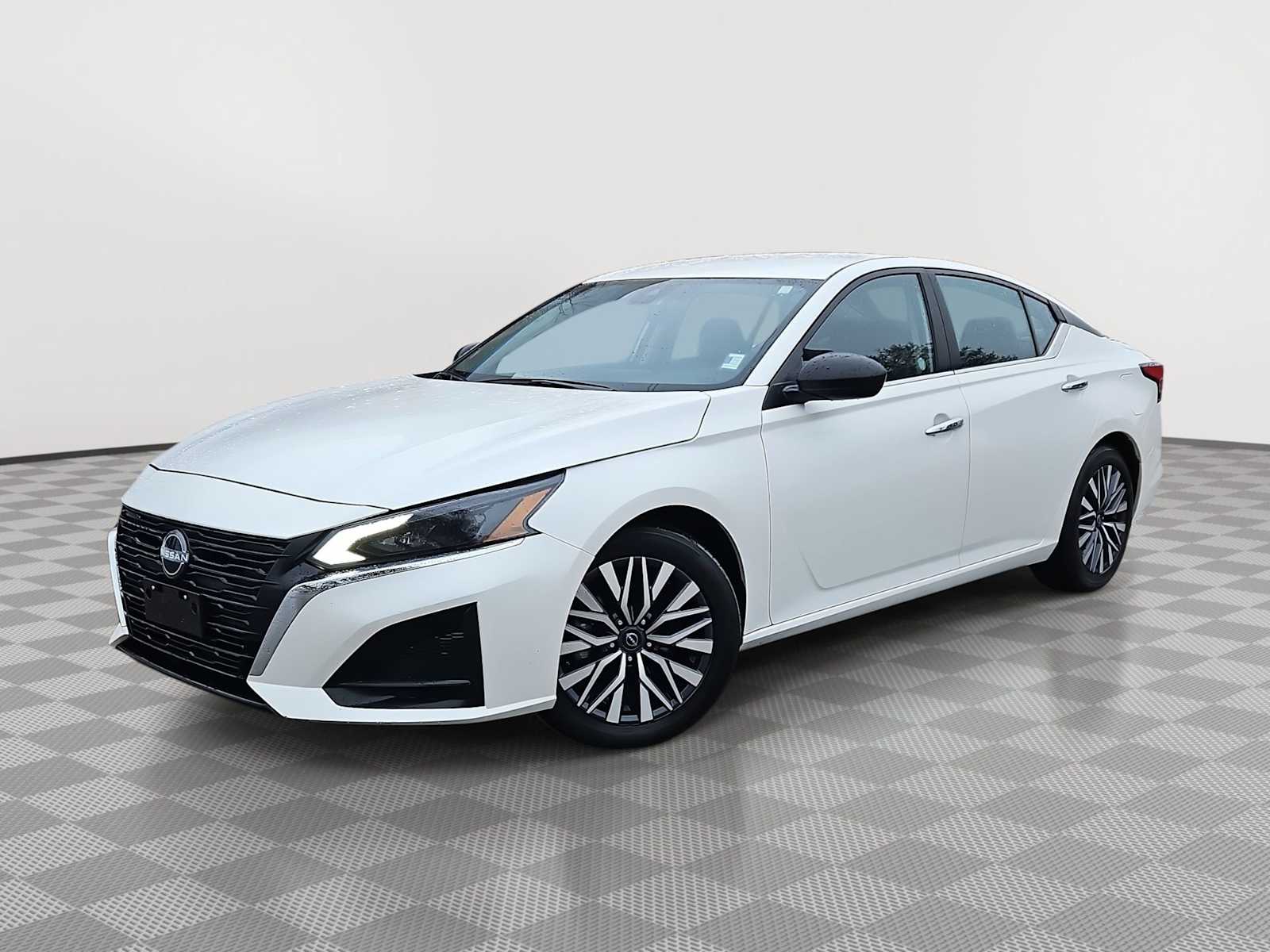 Thumbnail: 2024 Nissan Altima - 1