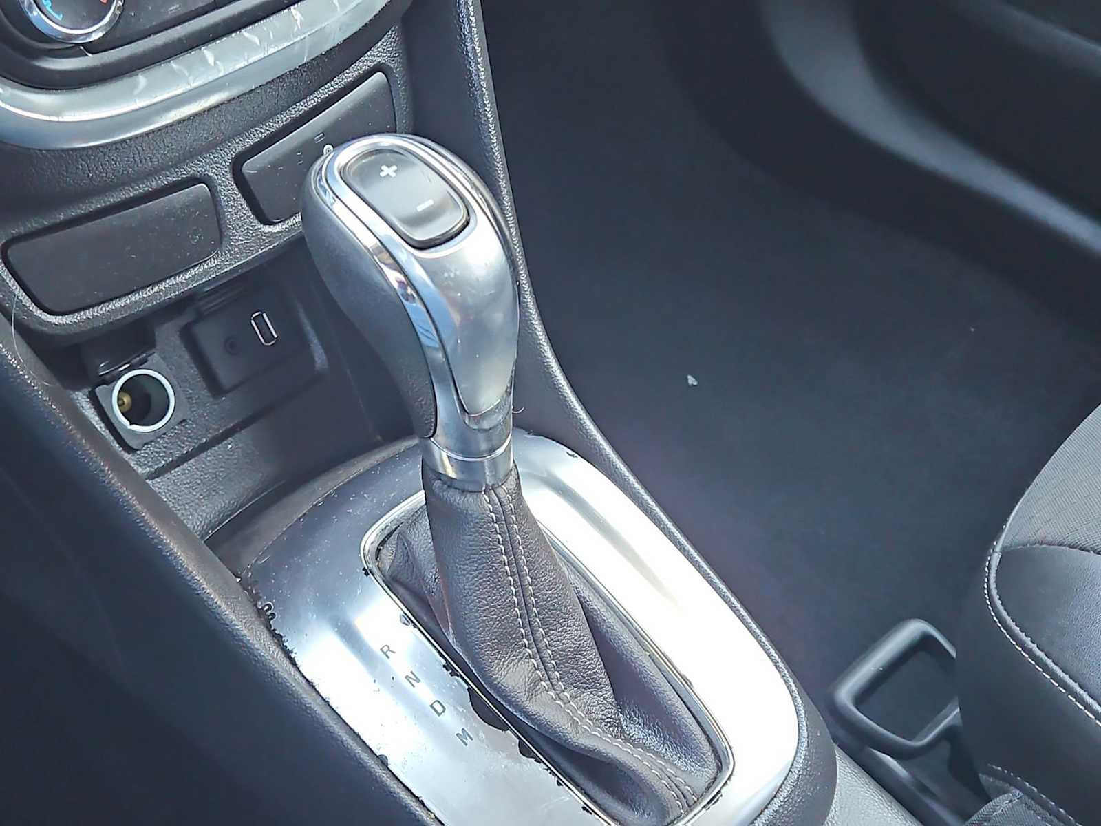 Thumbnail: 2014 Buick Encore - 31