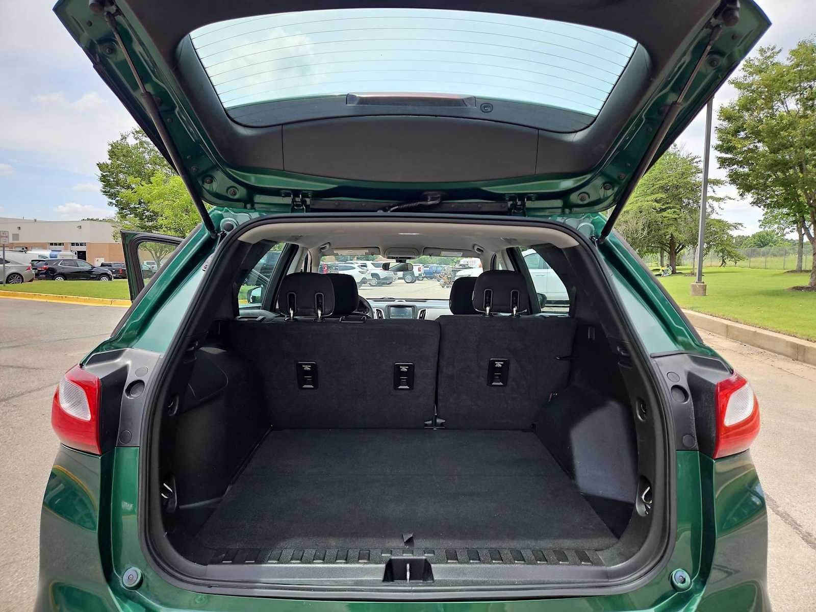 Thumbnail: 2018 Chevrolet Equinox - 33
