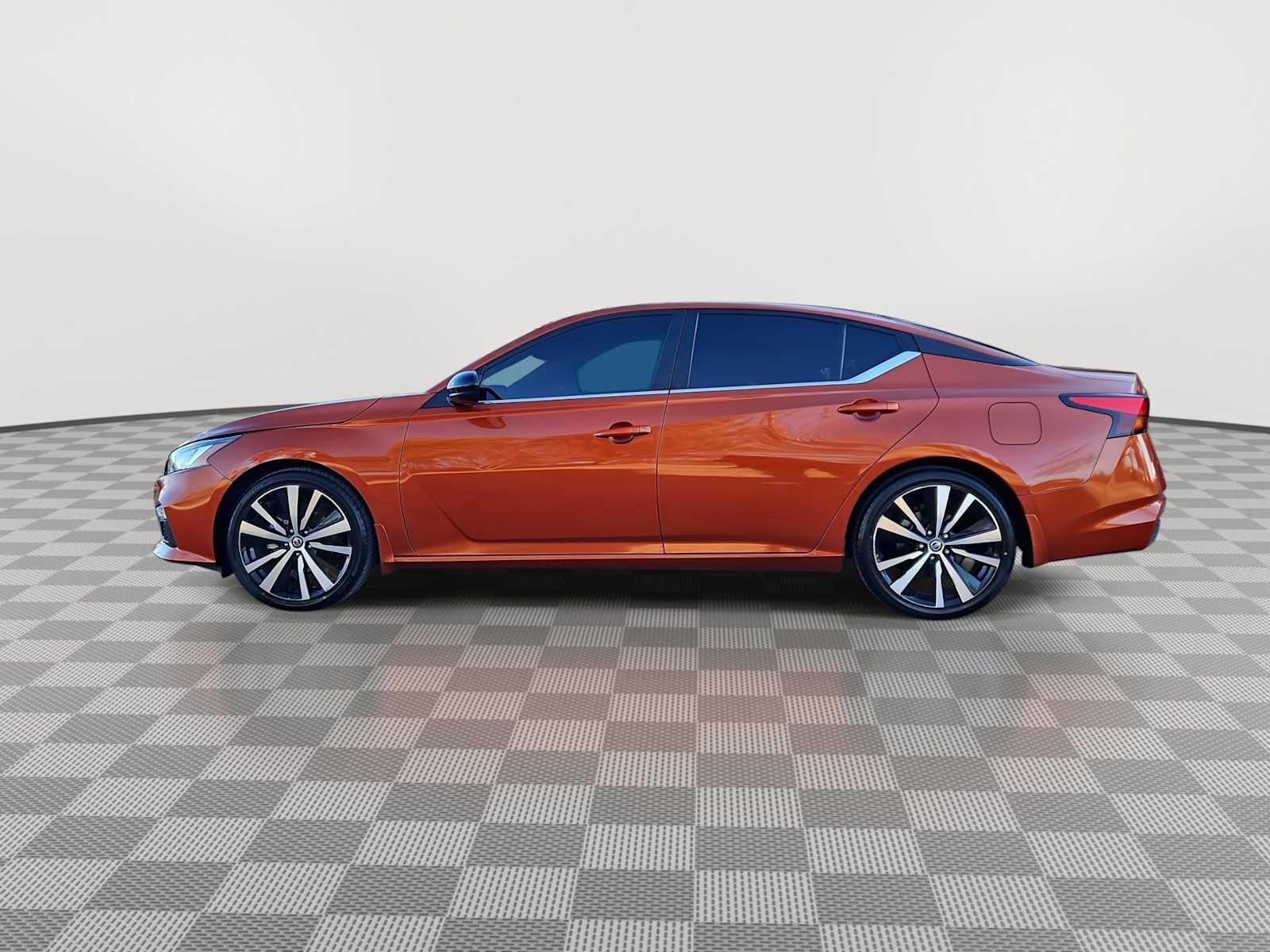 Thumbnail: 2022 Nissan Altima - 5