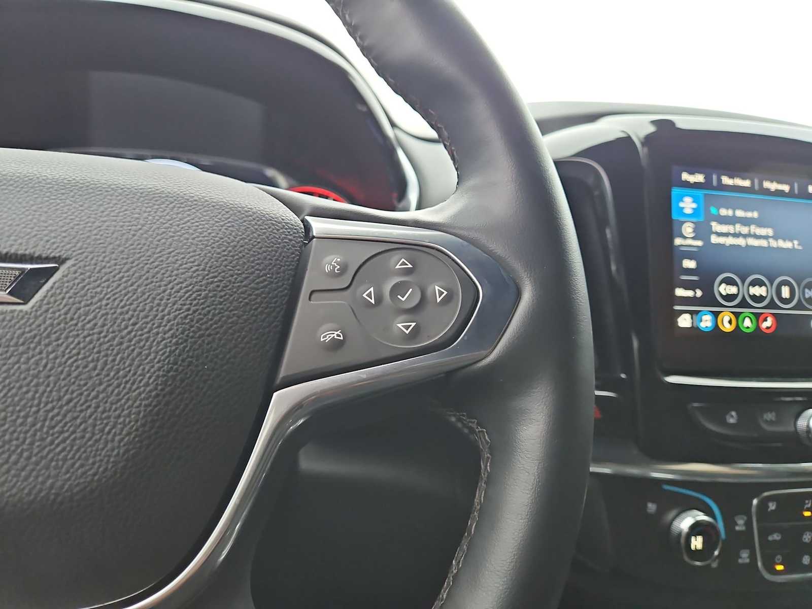 Thumbnail: 2023 Chevrolet Traverse - 26