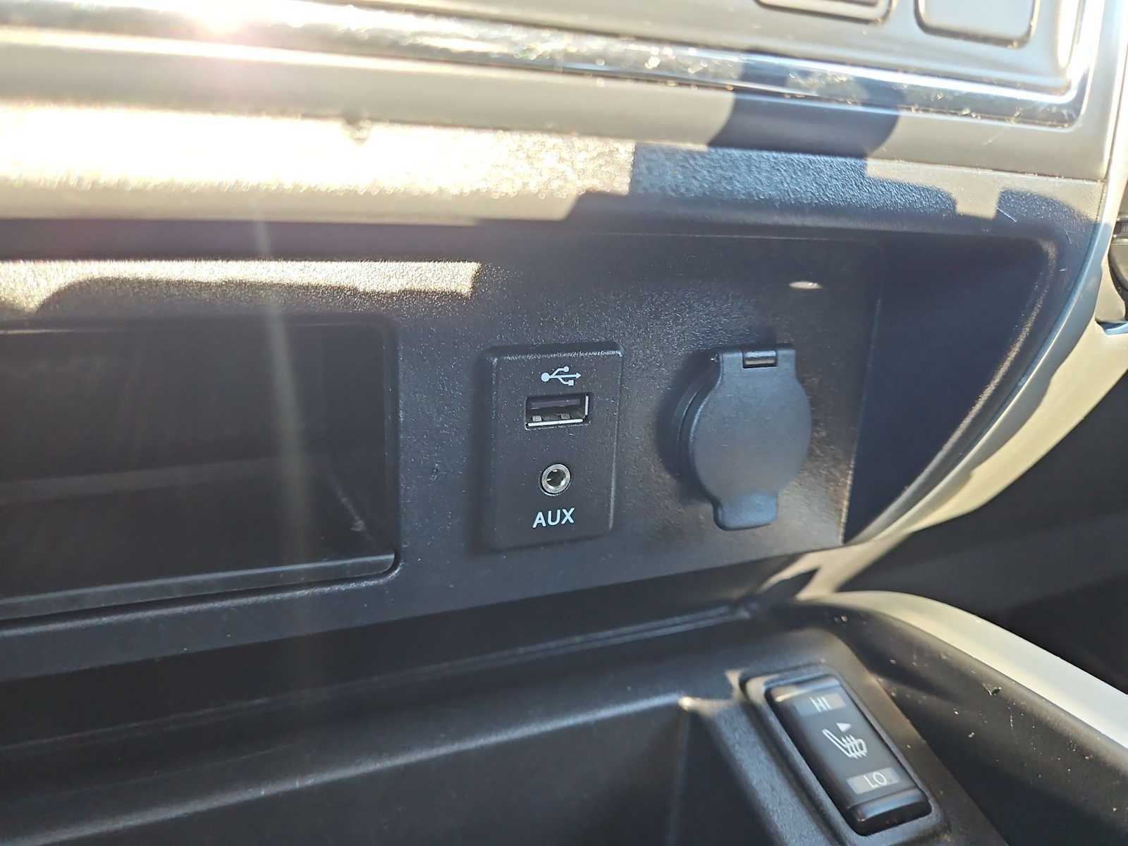 Thumbnail: 2017 Nissan Titan - 30