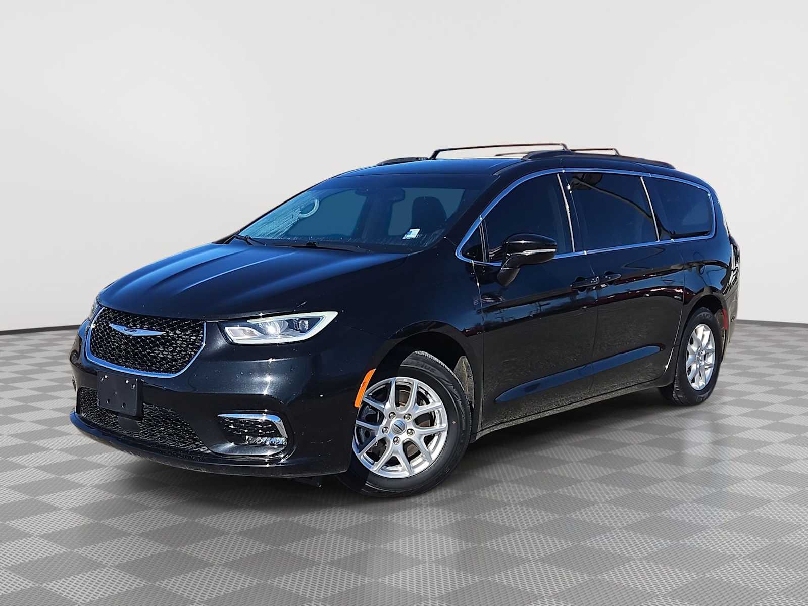 Thumbnail: 2022 Chrysler Pacifica - 1