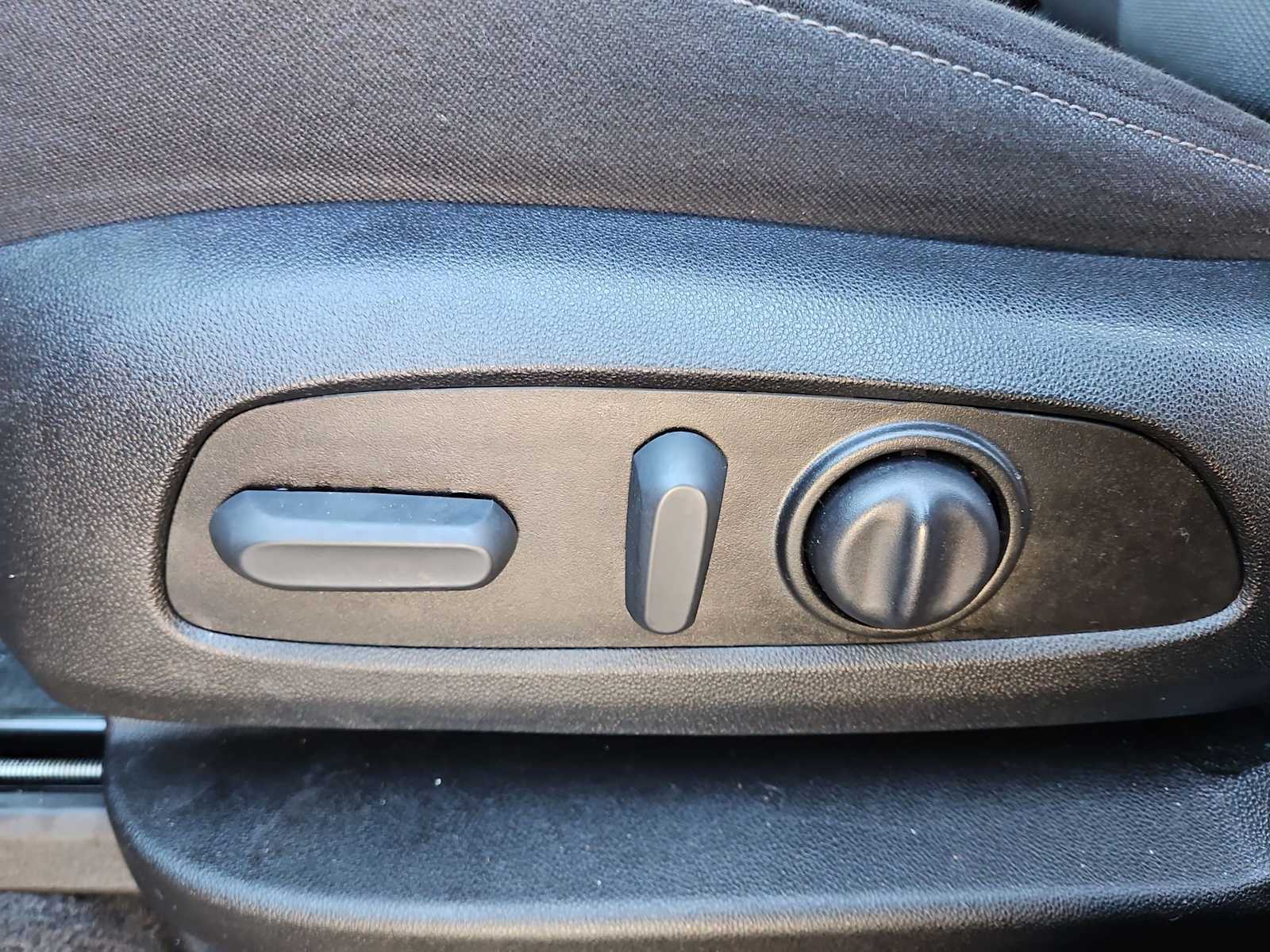 Thumbnail: 2023 Chevrolet Traverse - 18