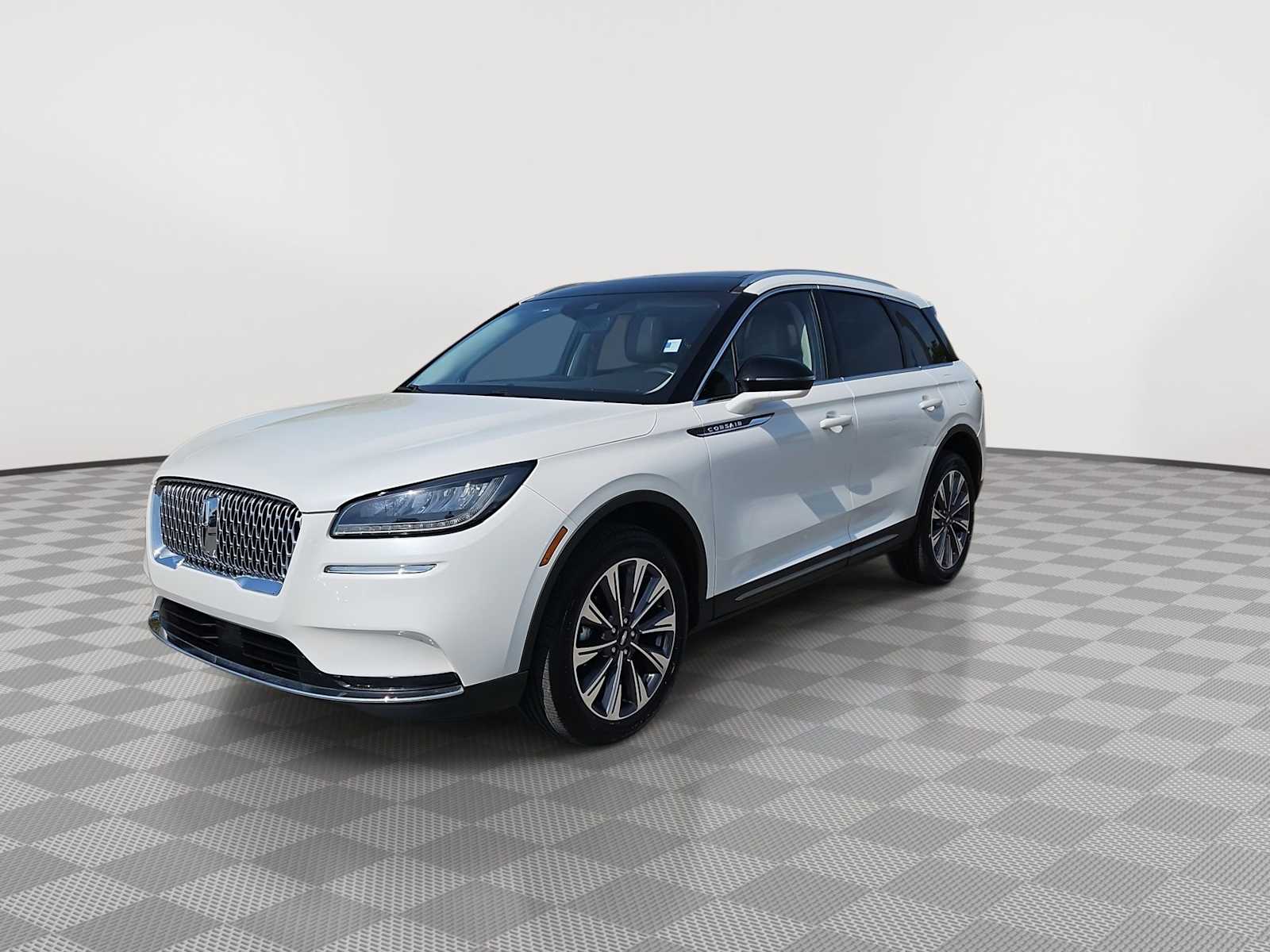 Thumbnail: 2021 Lincoln Corsair - 4