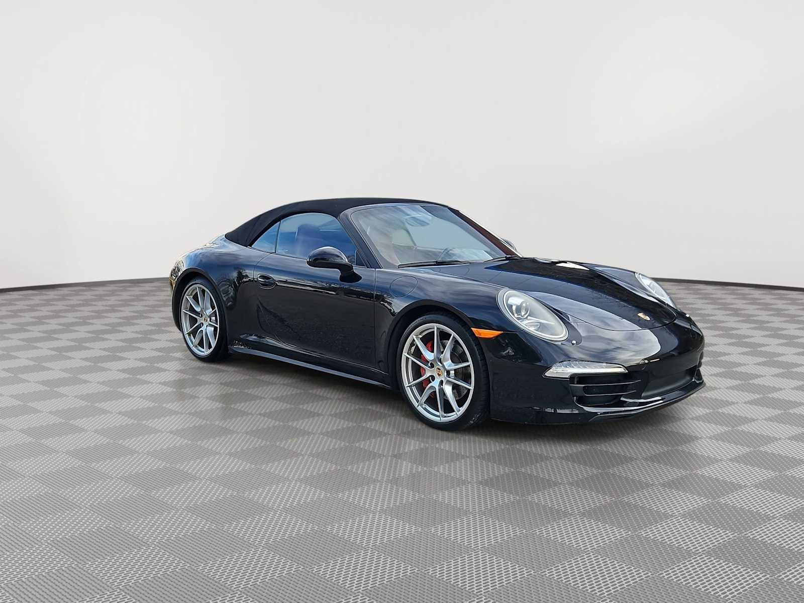 Thumbnail: 2014 Porsche 911 - 2