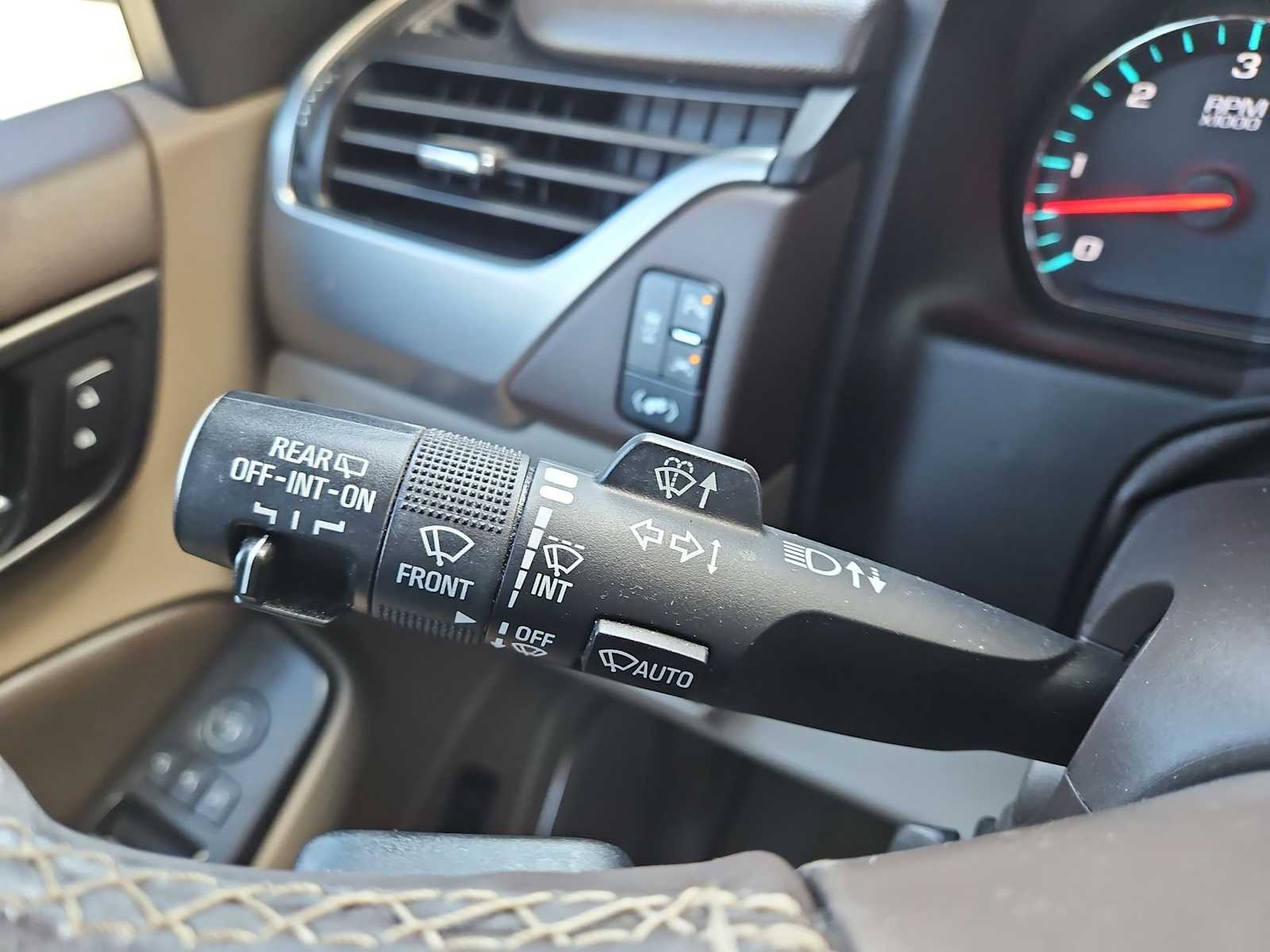 Thumbnail: 2018 Chevrolet Tahoe - 27