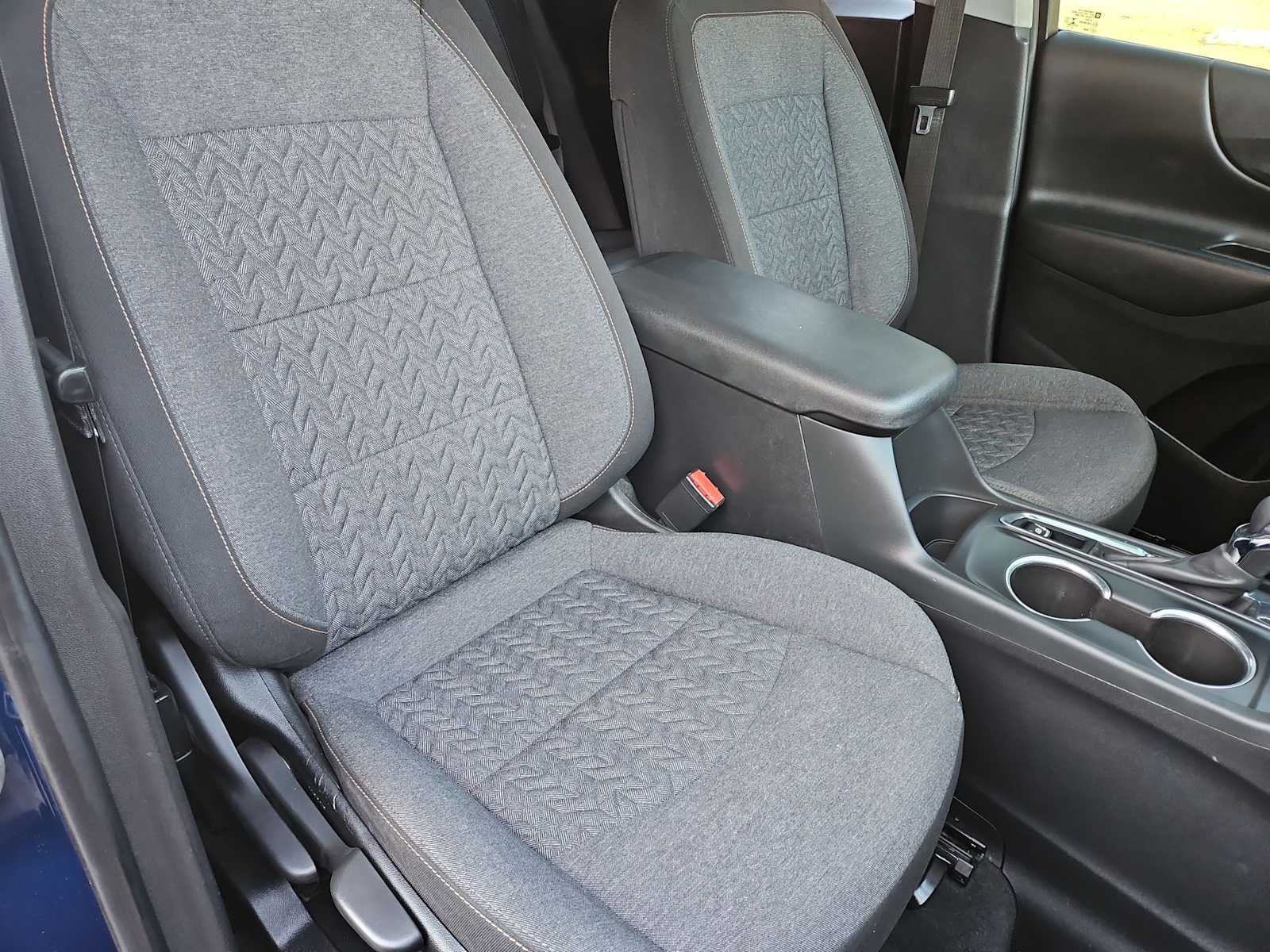 Thumbnail: 2022 Chevrolet Equinox - 22