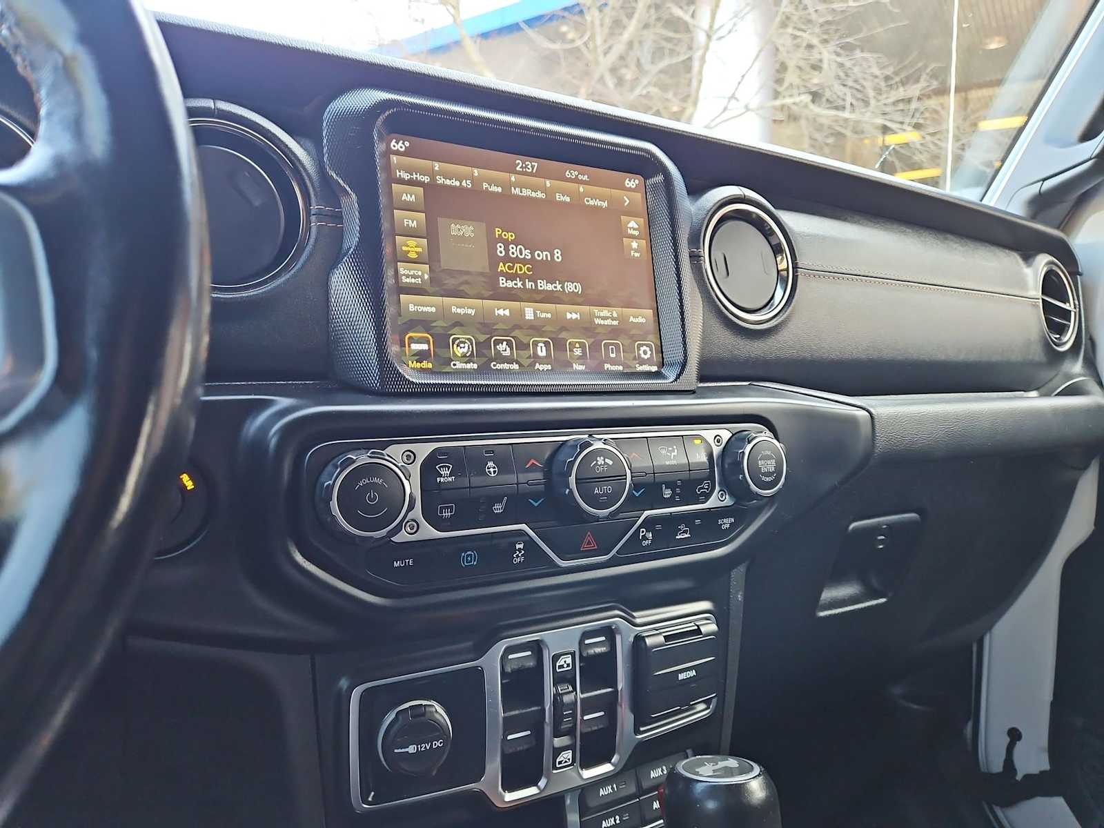 Thumbnail: 2021 Jeep Wrangler - 28