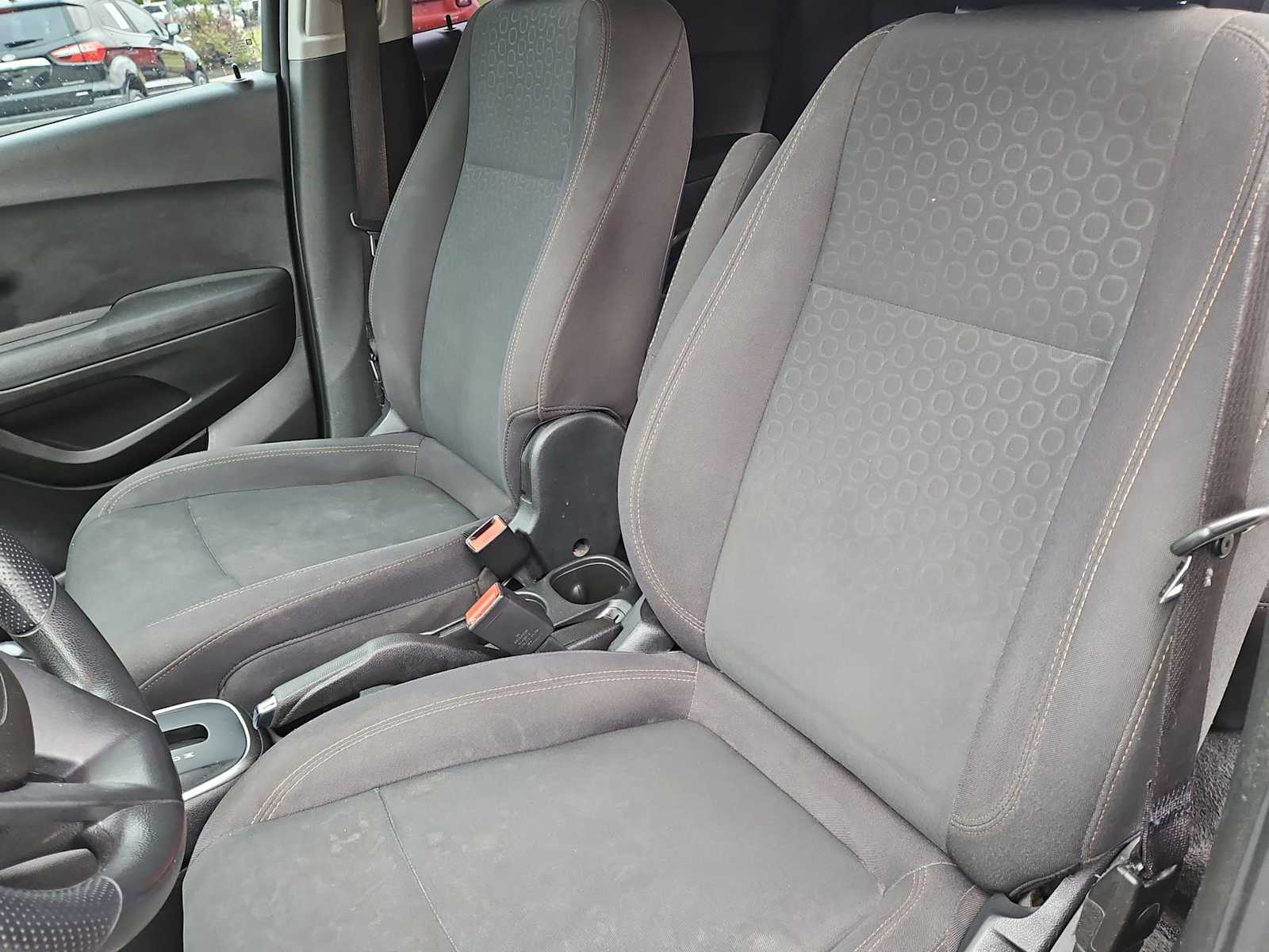Thumbnail: 2018 Chevrolet Trax - 16