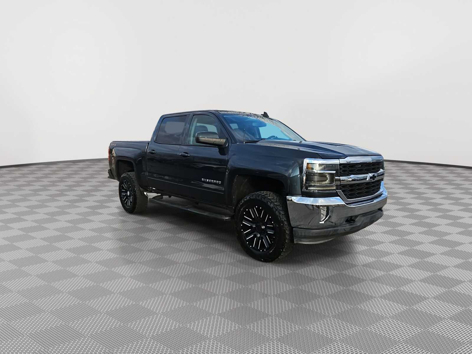 Thumbnail: 2018 Chevrolet Silverado 1500 - 2