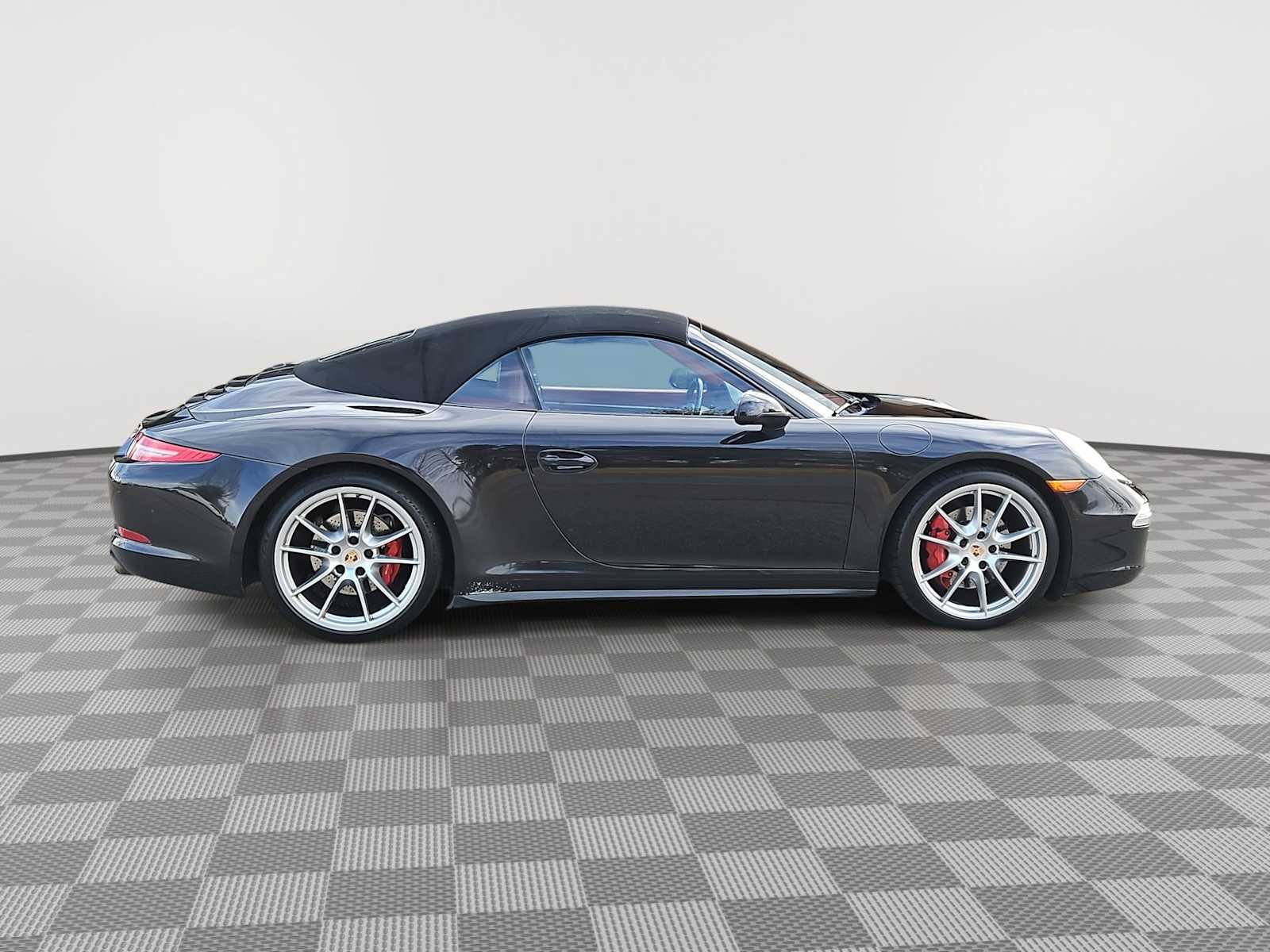 Thumbnail: 2014 Porsche 911 - 9
