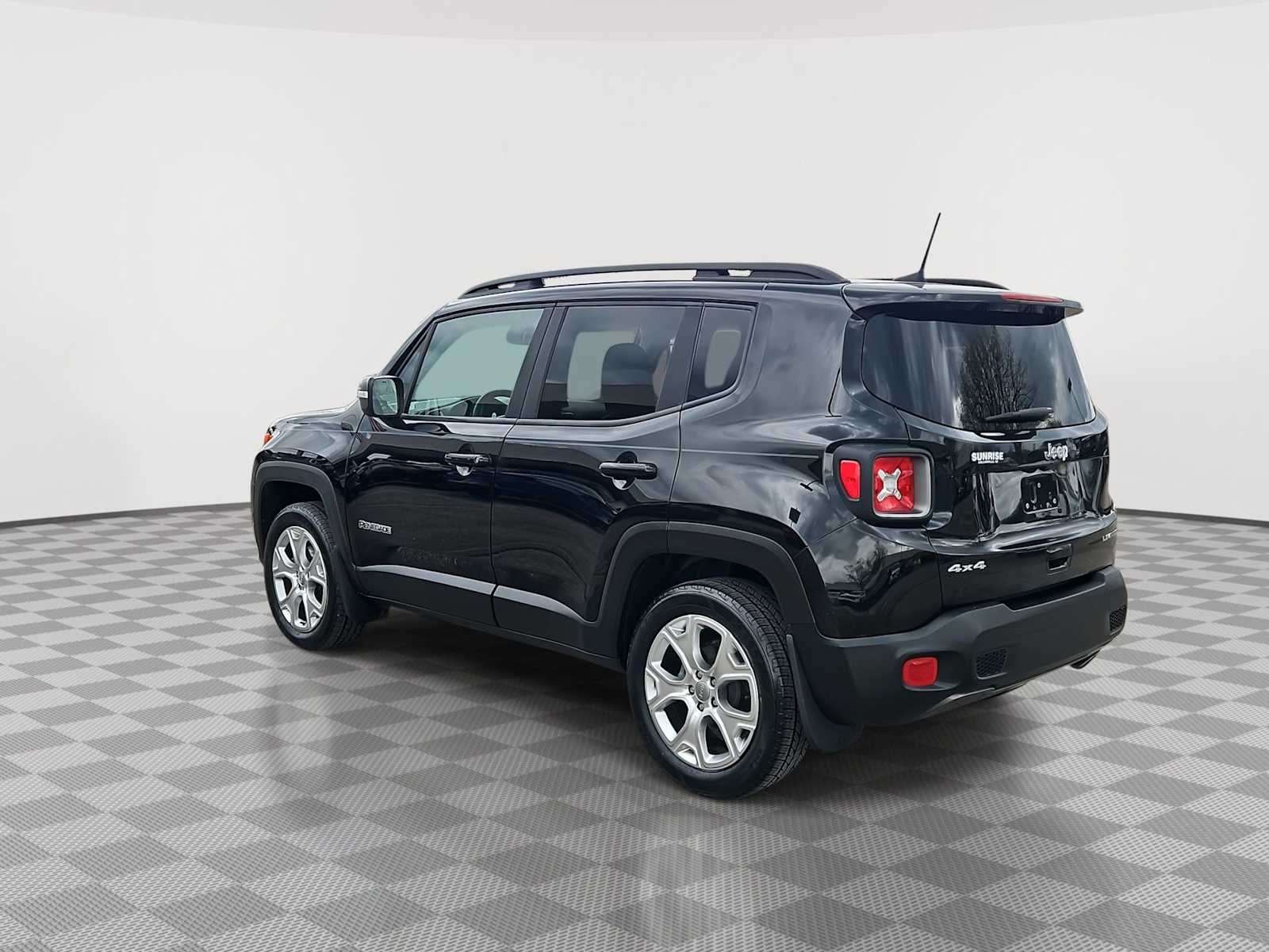 Thumbnail: 2019 Jeep Renegade - 11