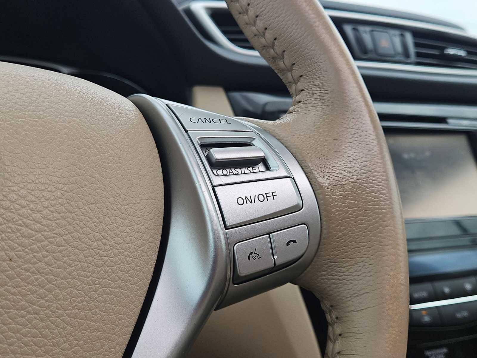 Thumbnail: 2015 Nissan Rogue - 27