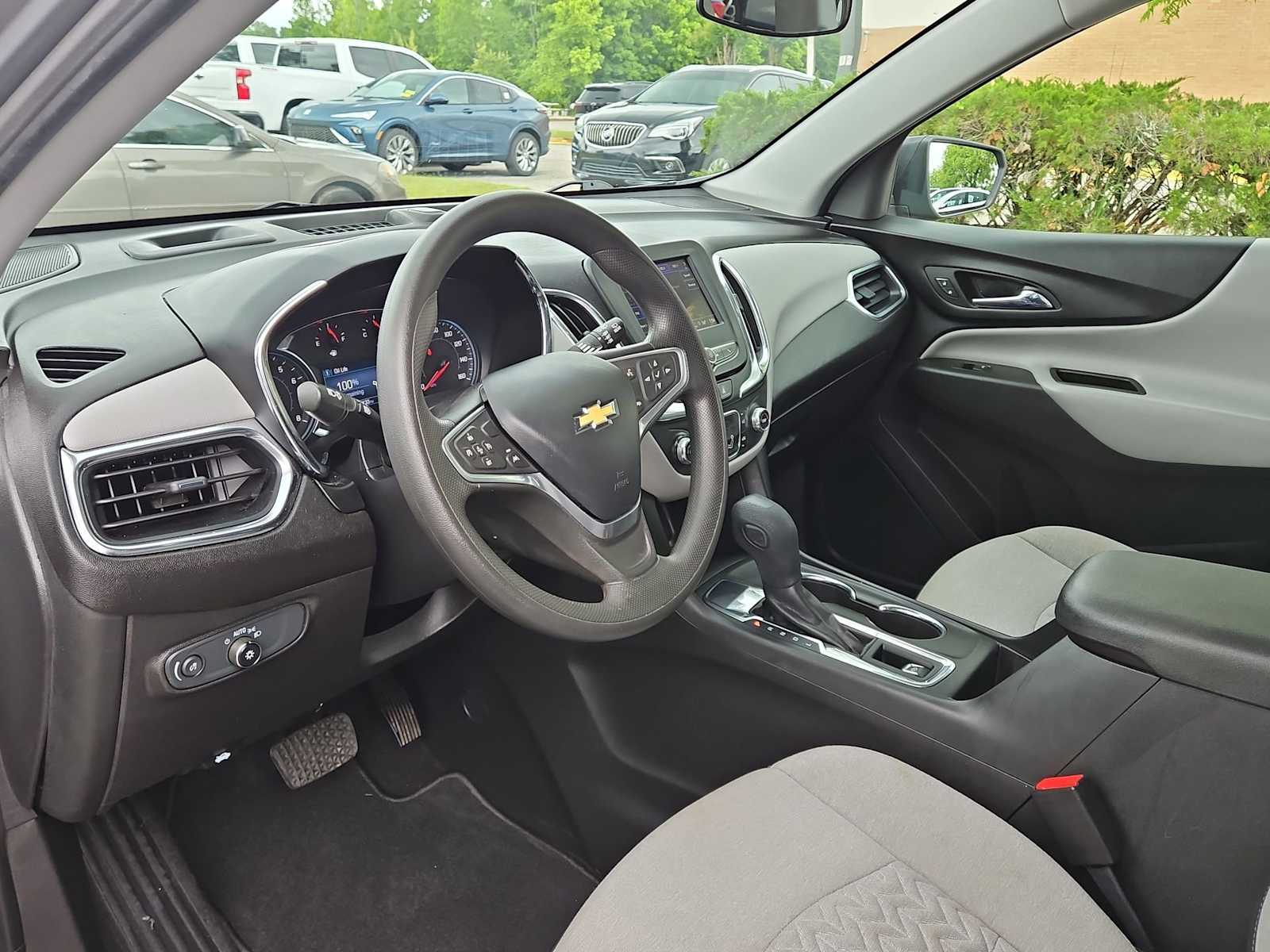 Thumbnail: 2023 Chevrolet Equinox - 10
