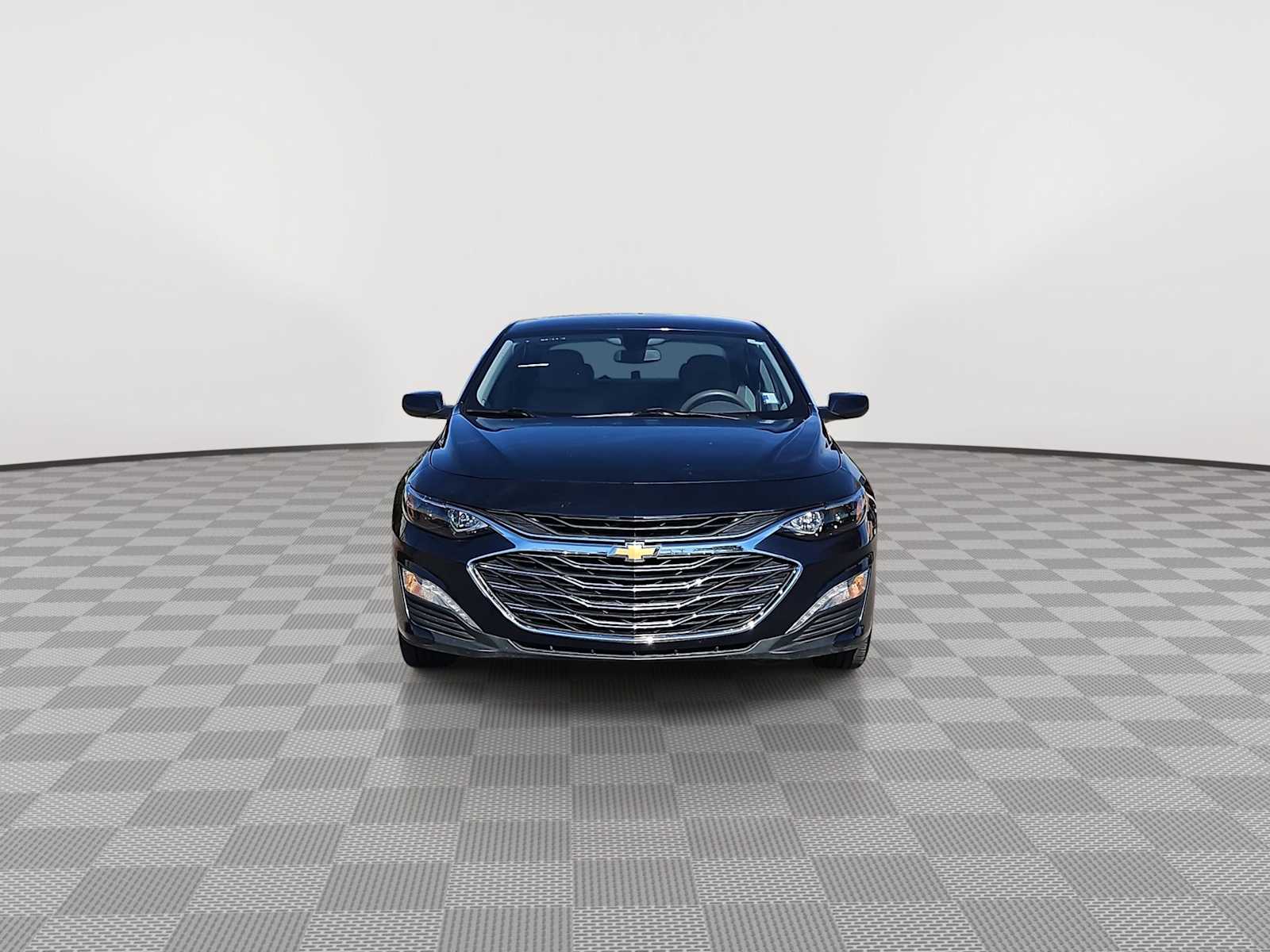 Thumbnail: 2022 Chevrolet Malibu - 3