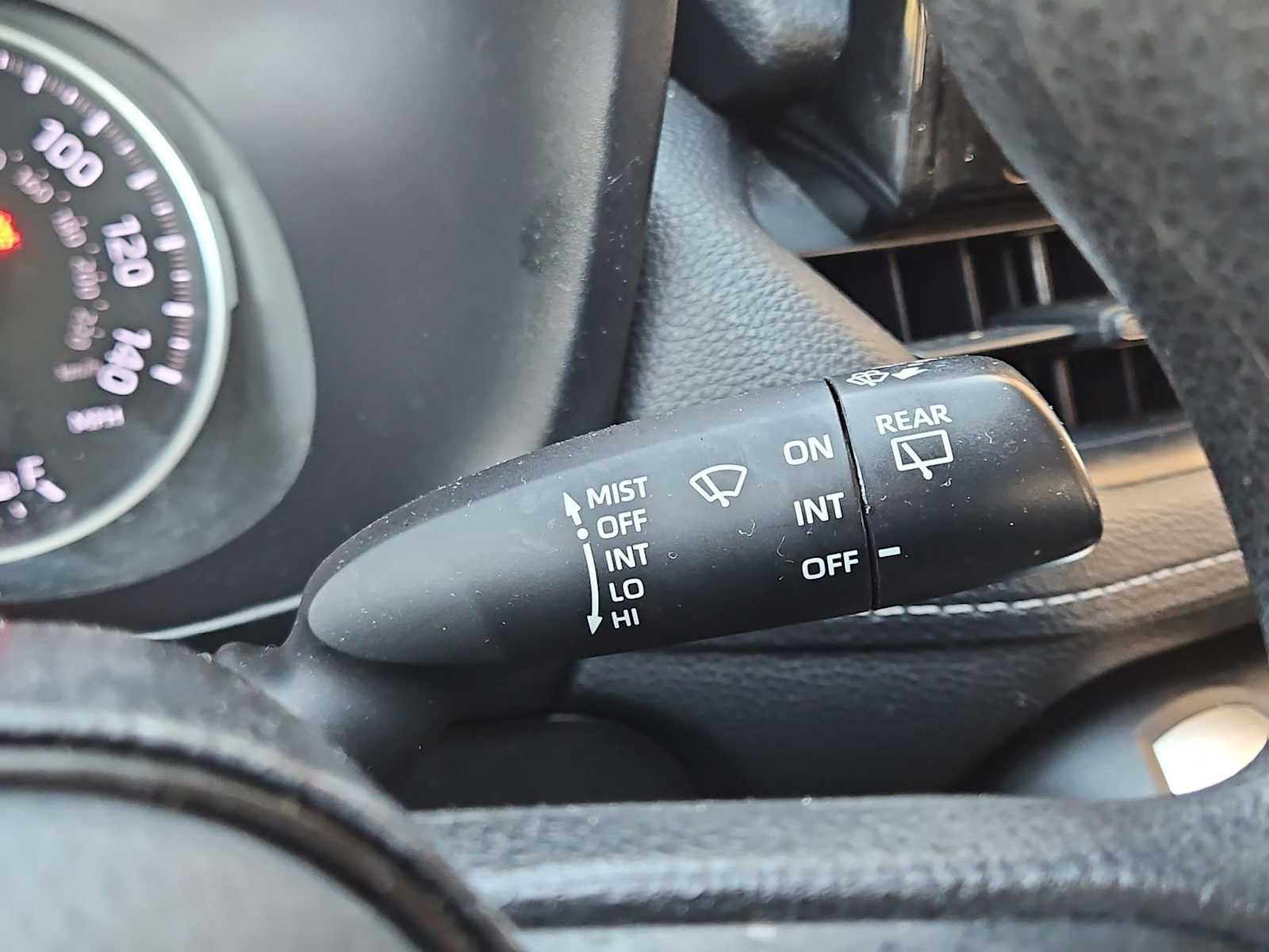 Thumbnail: 2021 Toyota RAV4 - 25