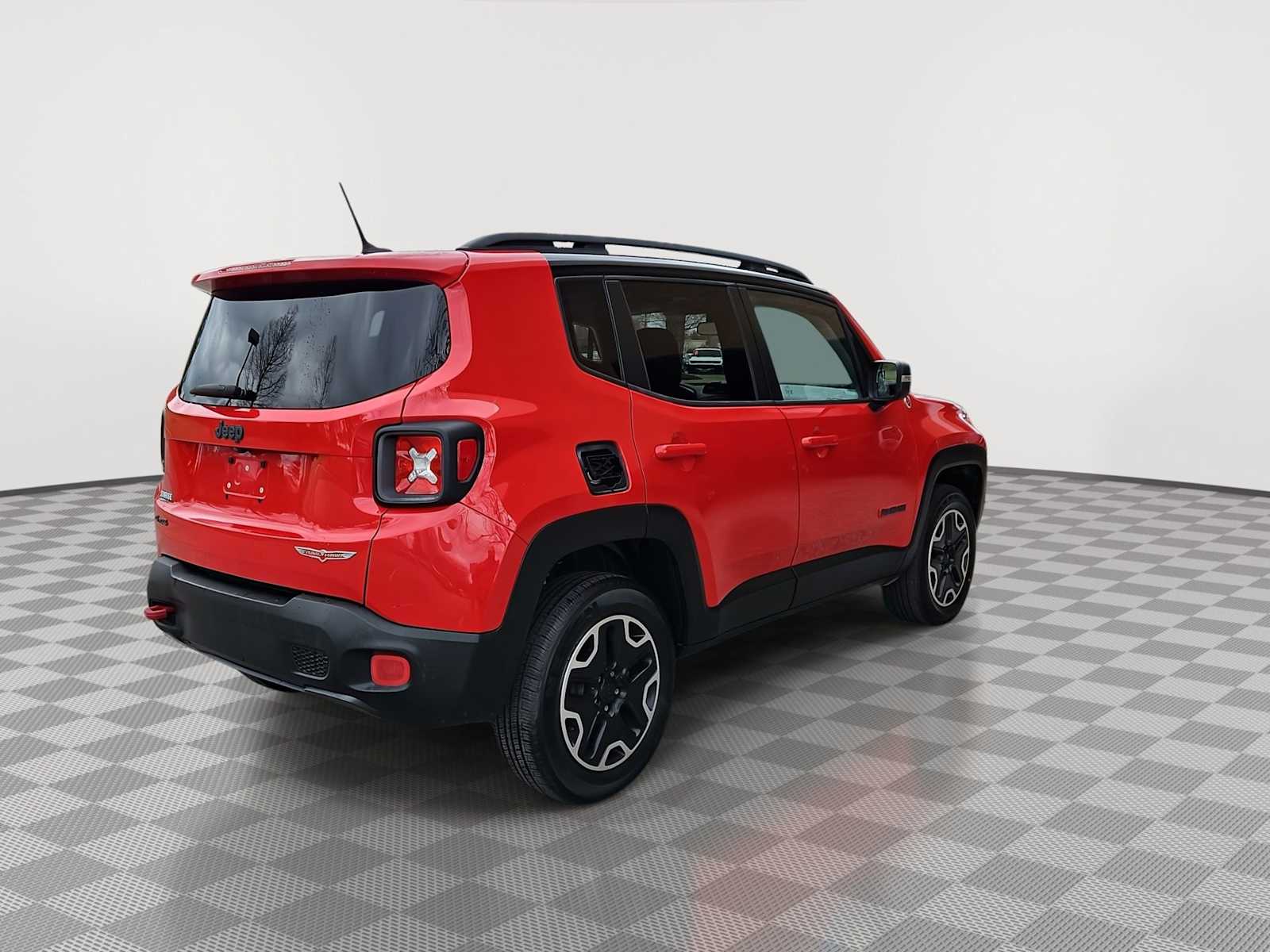 Thumbnail: 2015 Jeep Renegade - 8