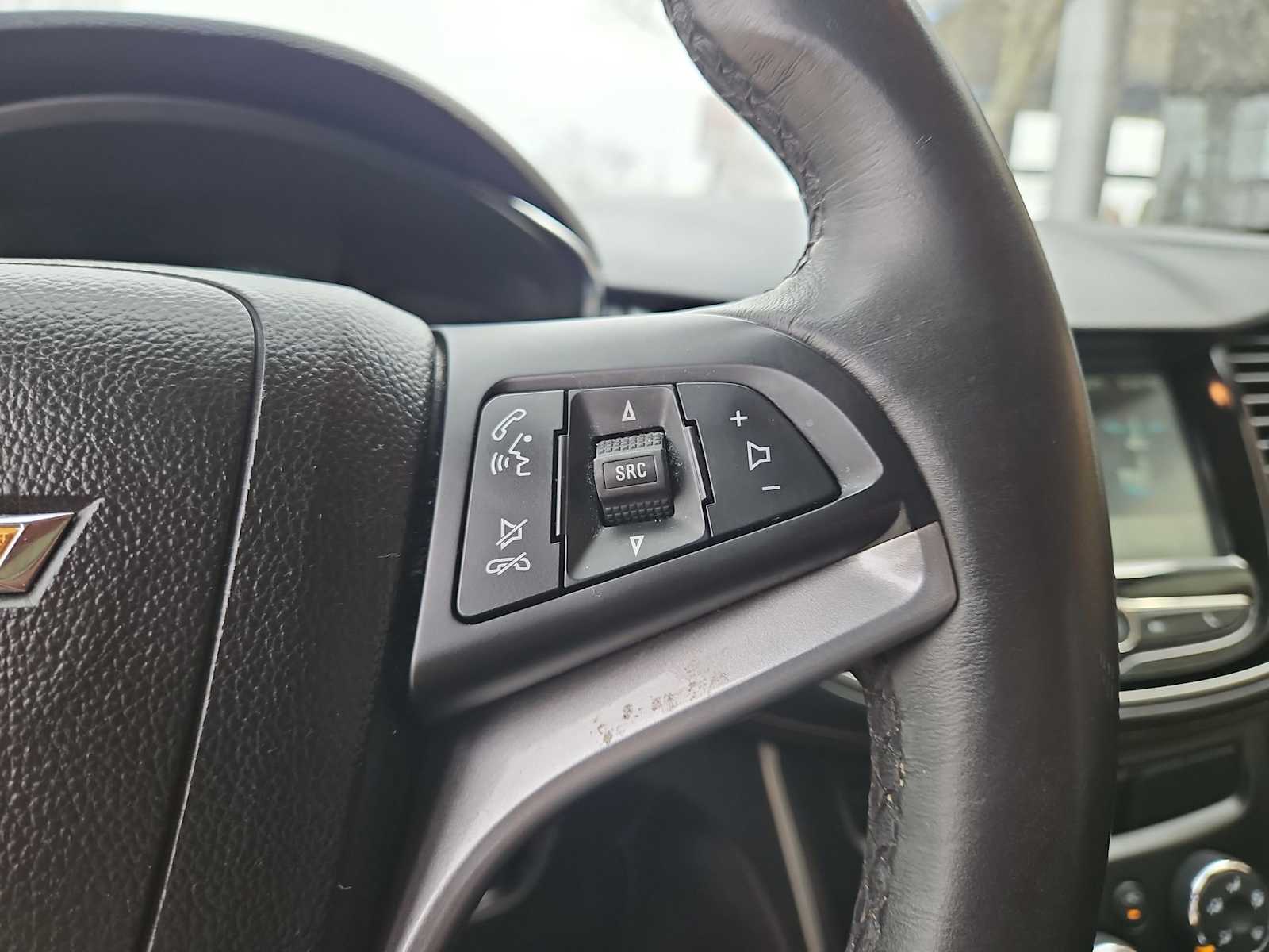 Thumbnail: 2017 Chevrolet Trax - 24