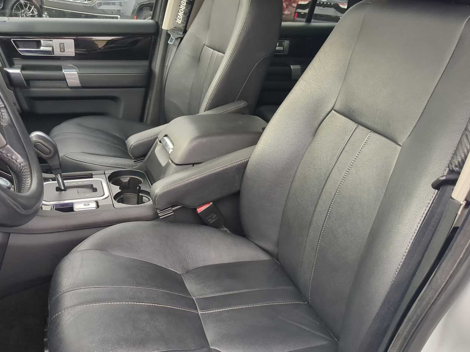 Thumbnail: 2011 Land Rover LR4 - 15