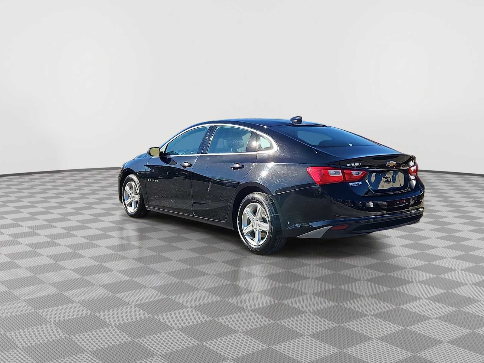 Thumbnail: 2023 Chevrolet Malibu - 6