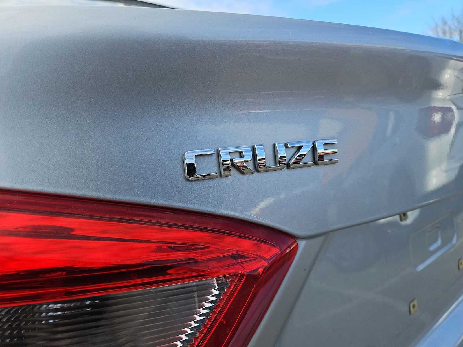 Thumbnail: 2017 Chevrolet Cruze - 12