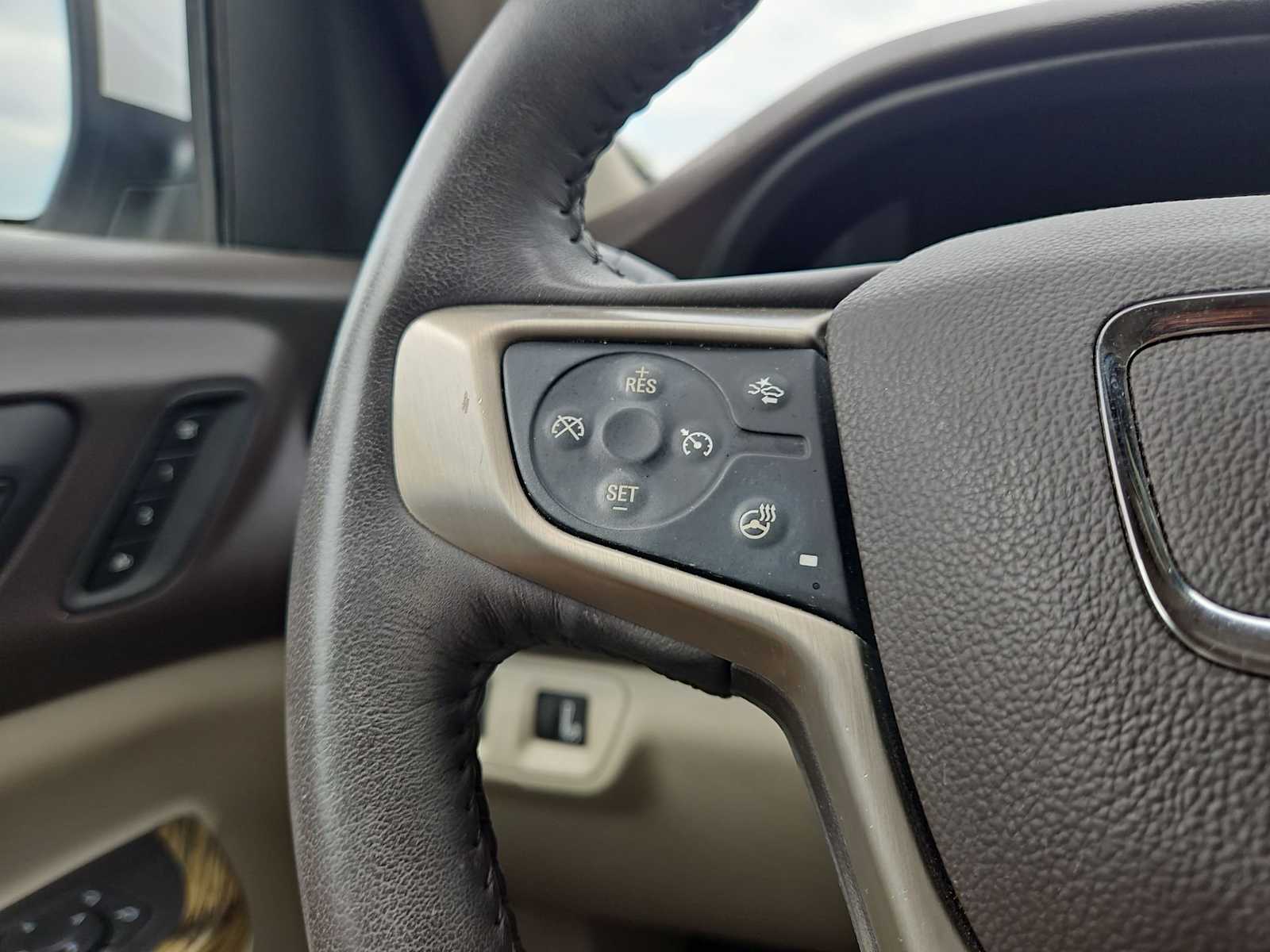 Thumbnail: 2017 GMC Acadia - 26