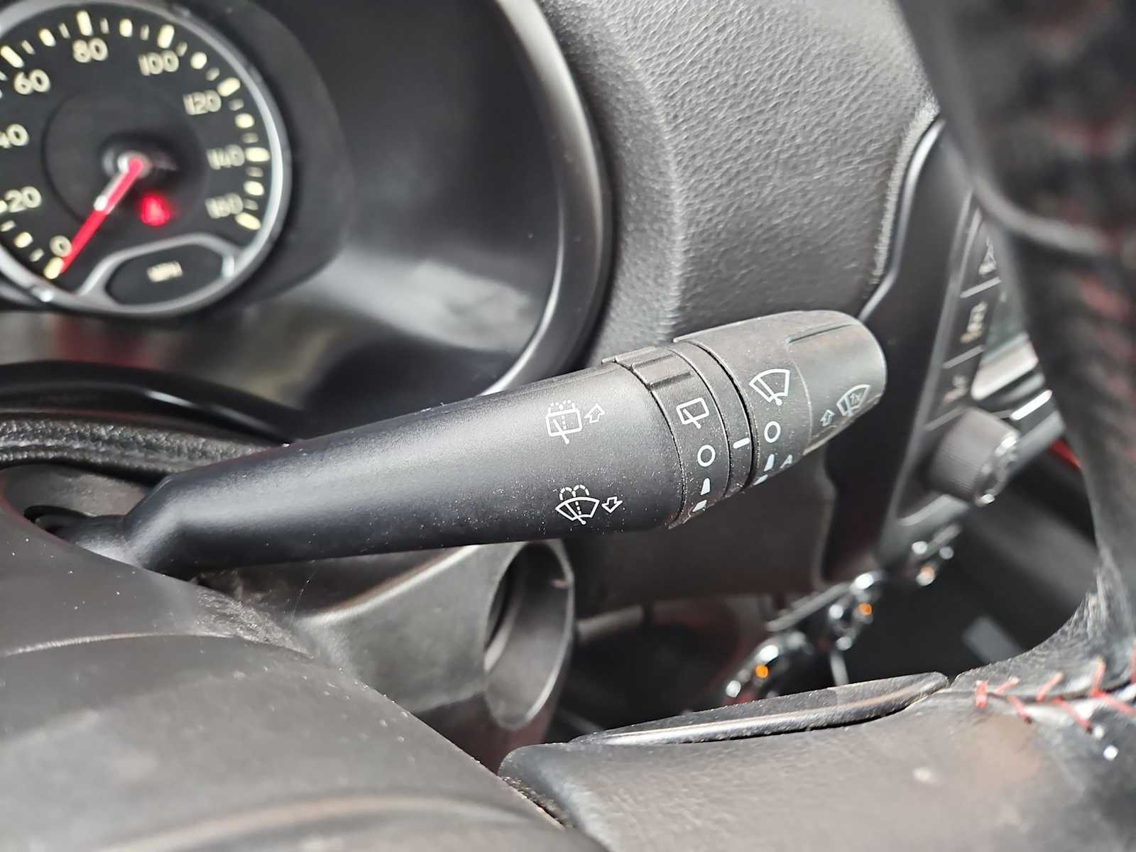 Thumbnail: 2015 Jeep Renegade - 25