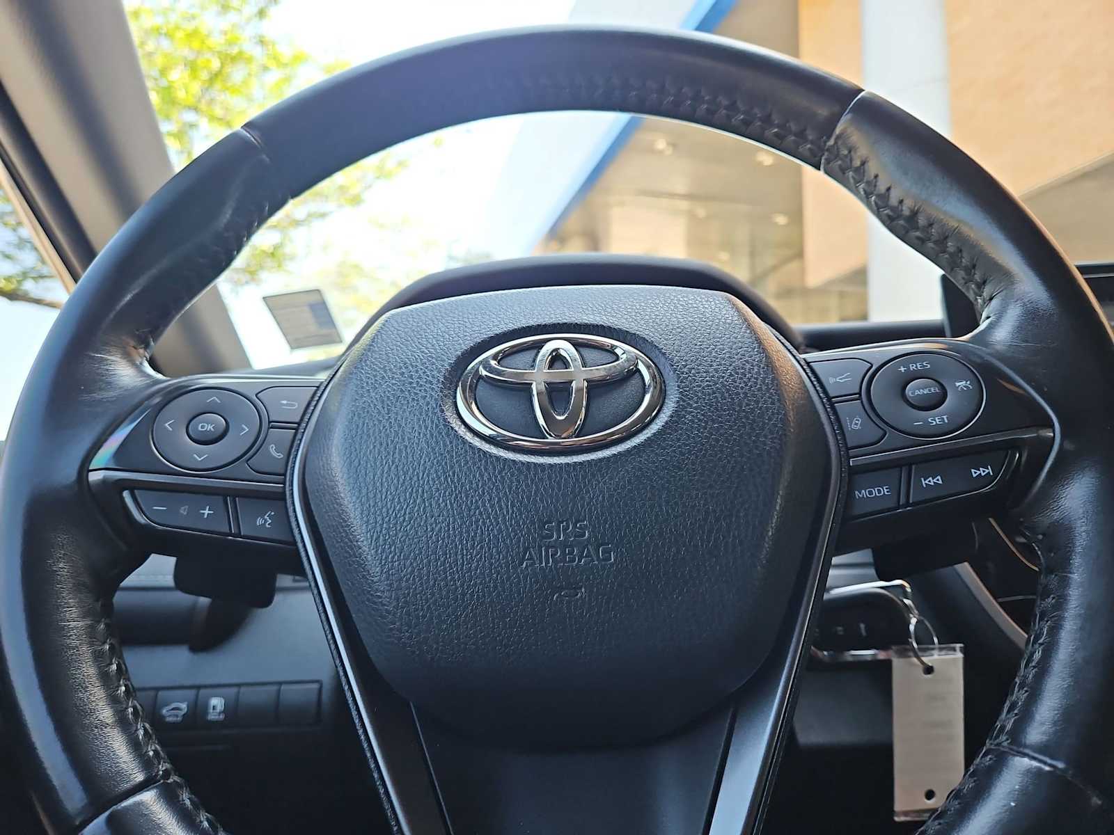 Thumbnail: 2021 Toyota Camry - 22